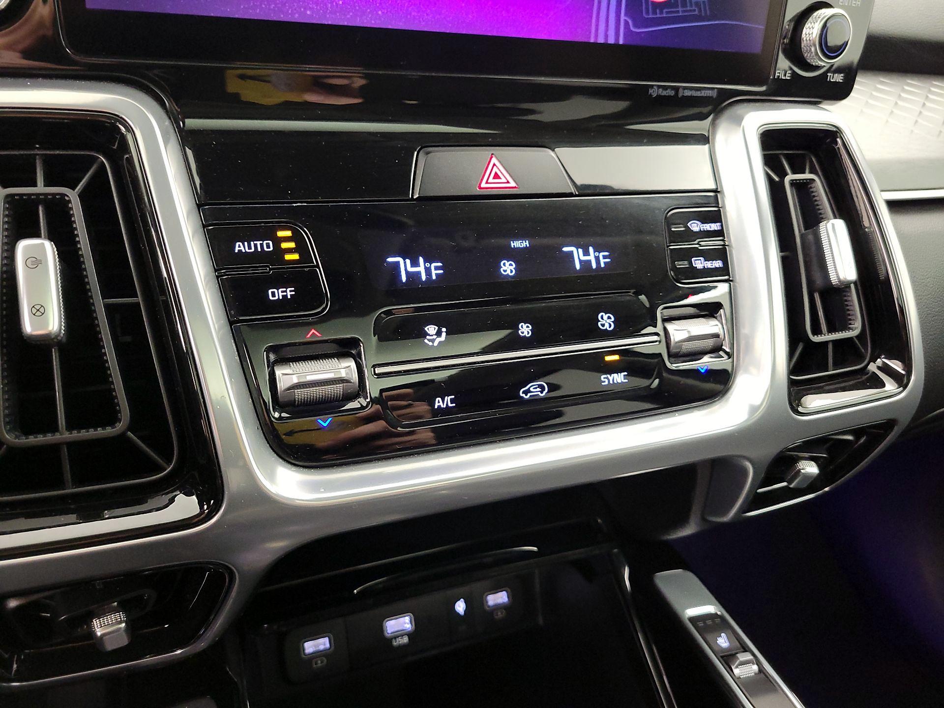 Thumbnail: 2023 Kia Sorento - 17