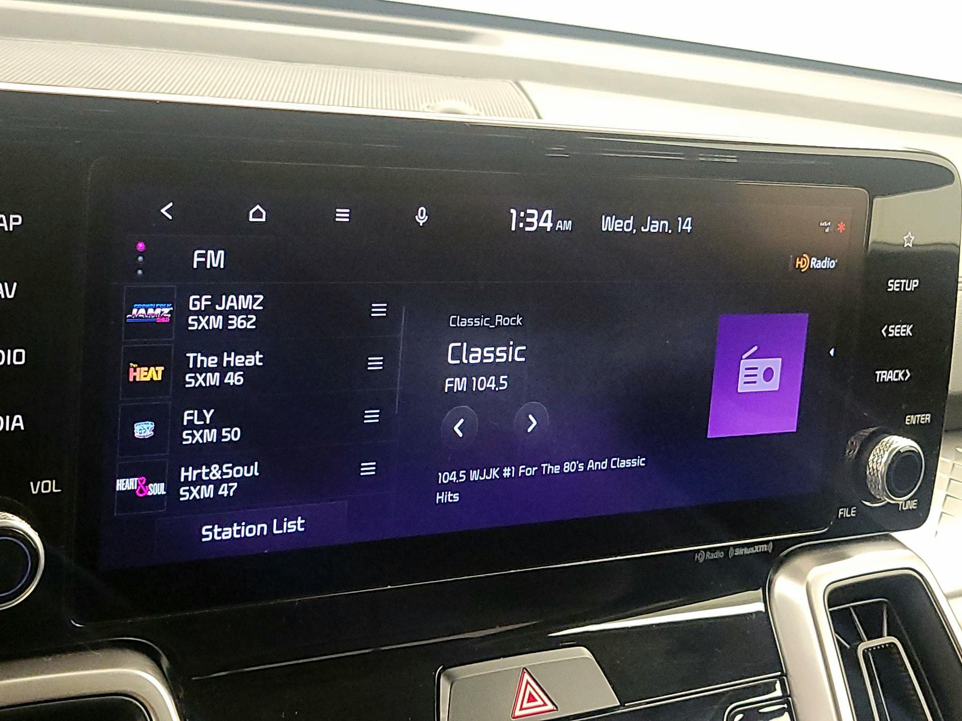 Thumbnail: 2022 Kia Sorento - 16