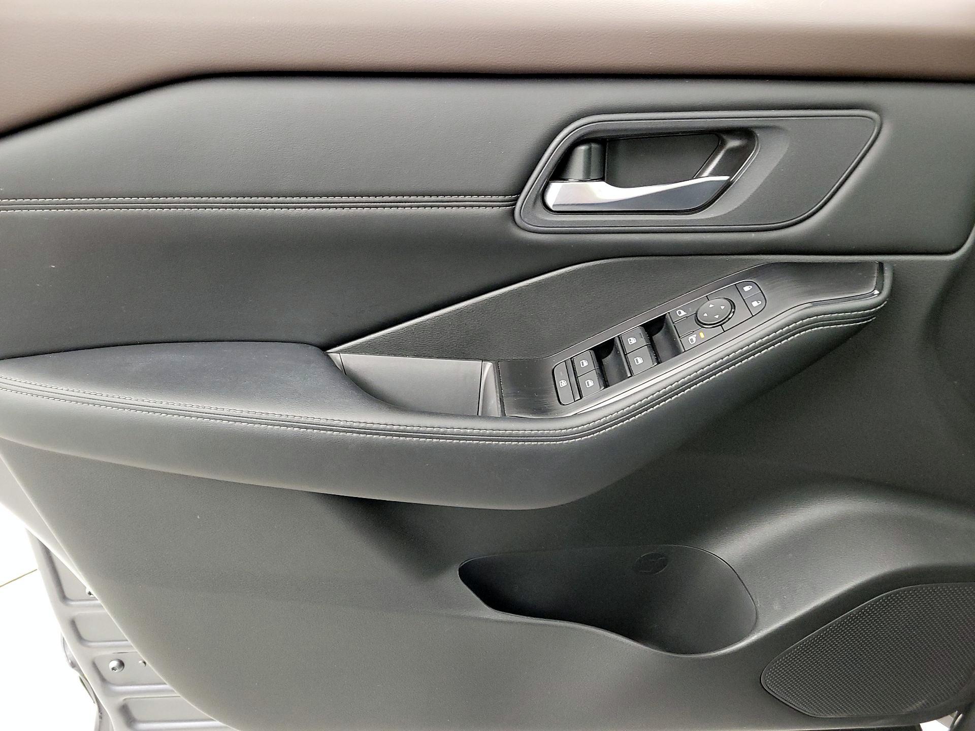 Thumbnail: 2023 Nissan Rogue - 12