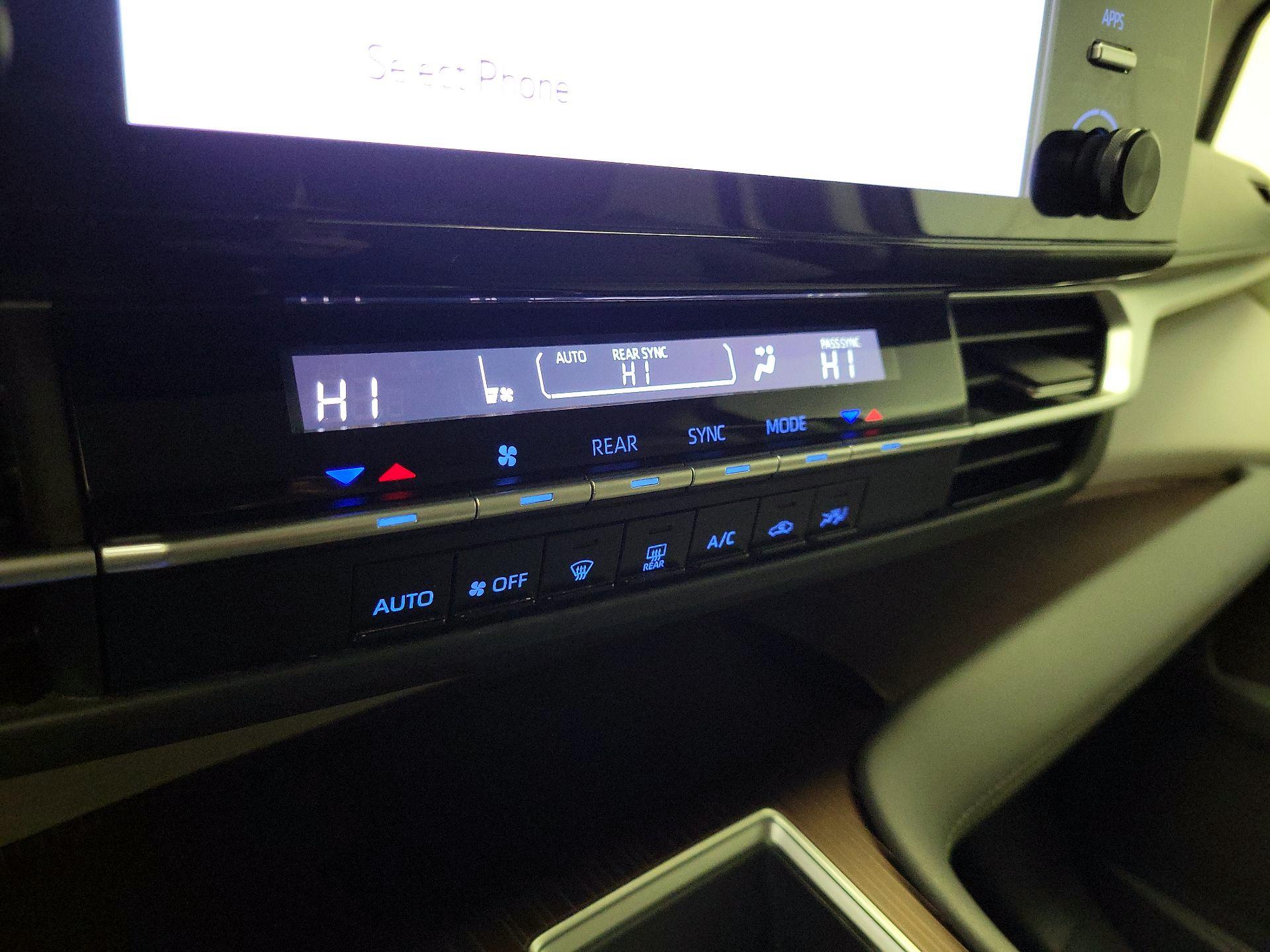 Thumbnail: 2024 Toyota Sienna - 15