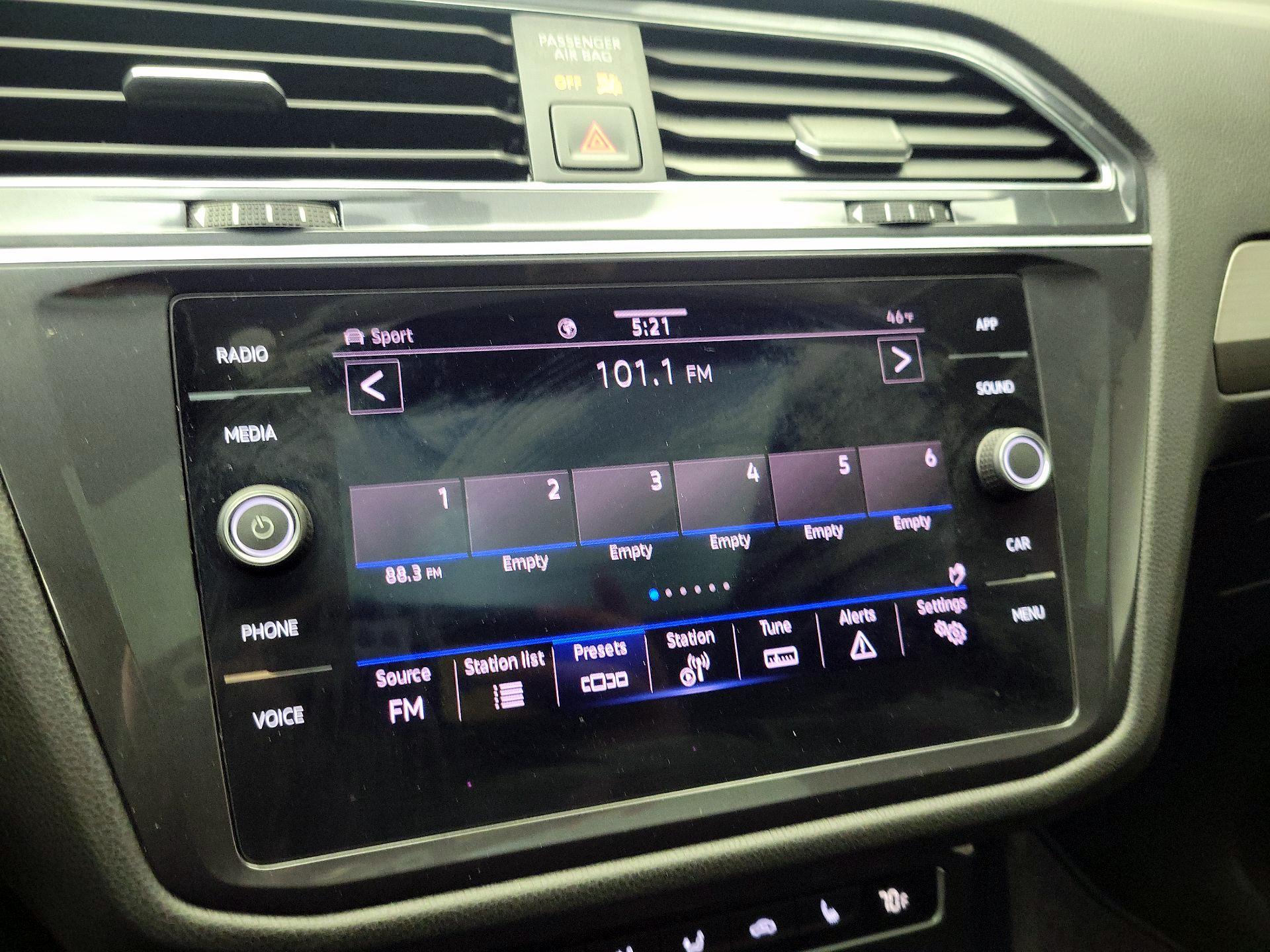 Thumbnail: 2021 Volkswagen Tiguan - 15