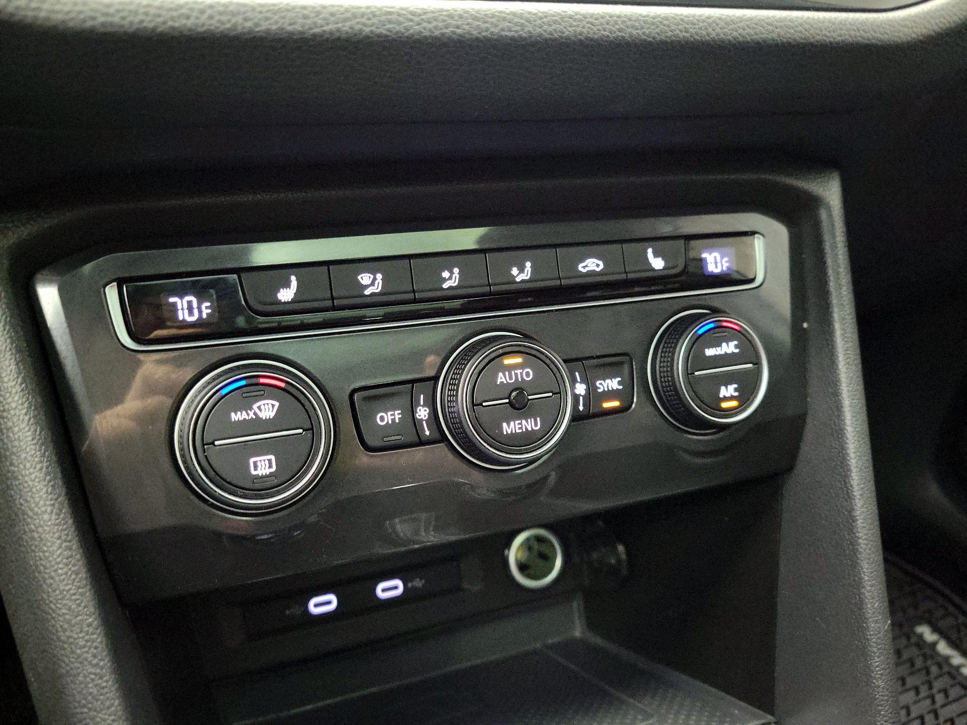 Thumbnail: 2021 Volkswagen Tiguan - 16