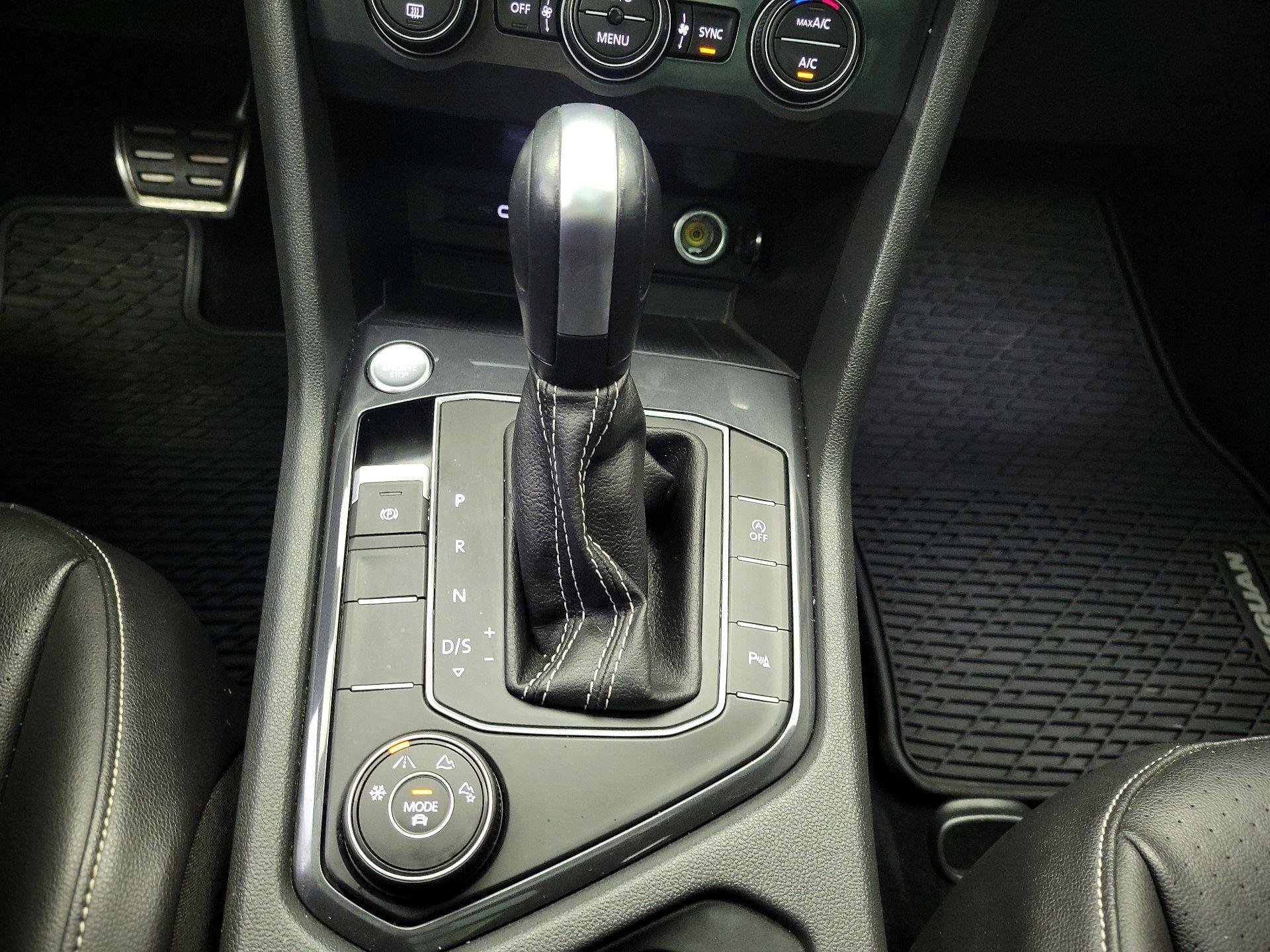 Thumbnail: 2021 Volkswagen Tiguan - 17