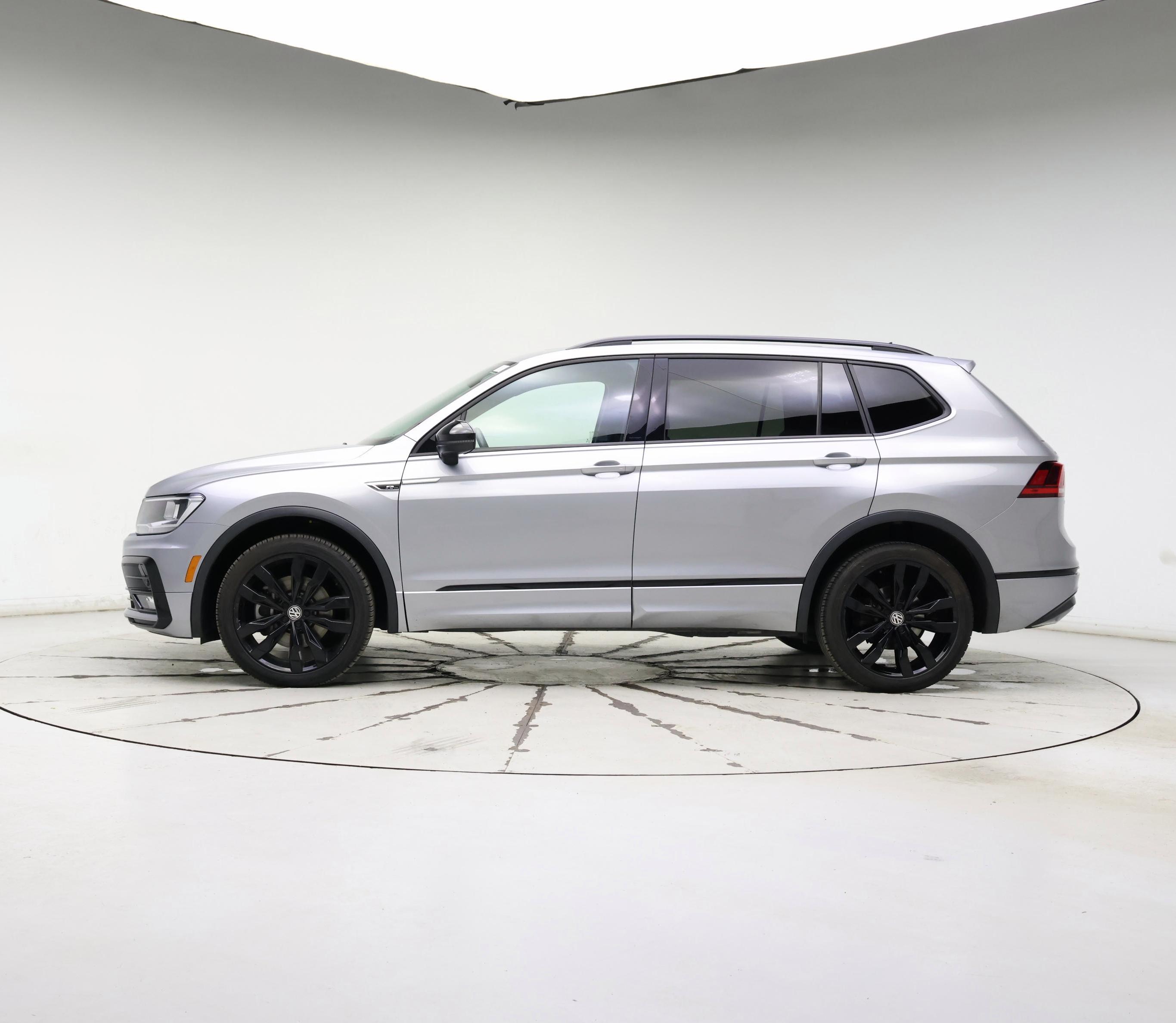 Thumbnail: 2021 Volkswagen Tiguan - 3