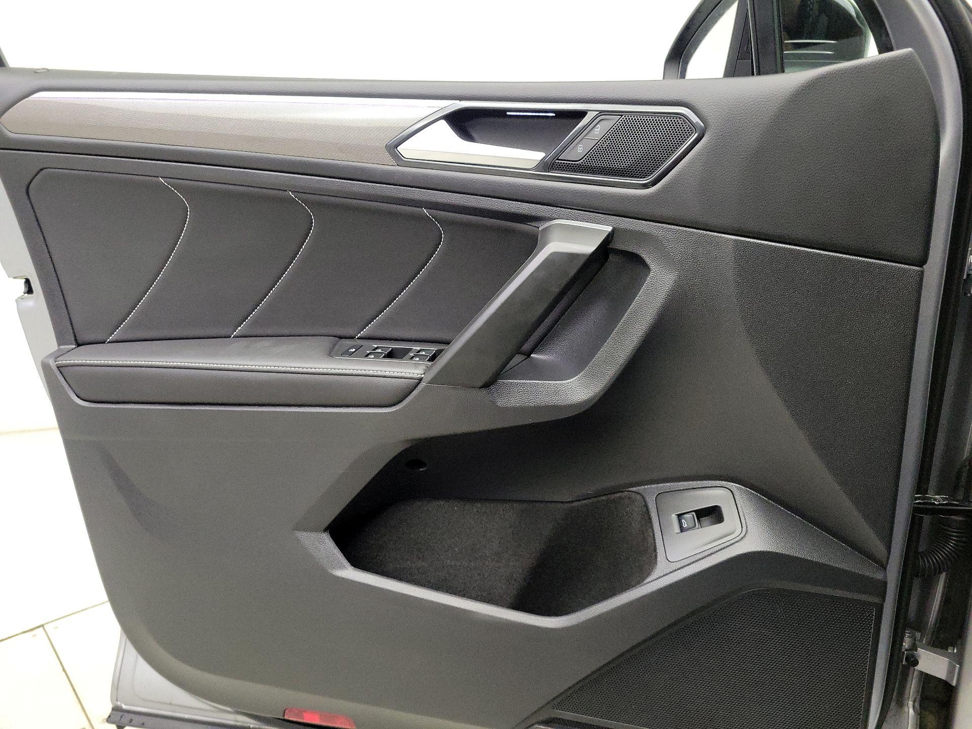 Thumbnail: 2024 Volkswagen Tiguan - 12