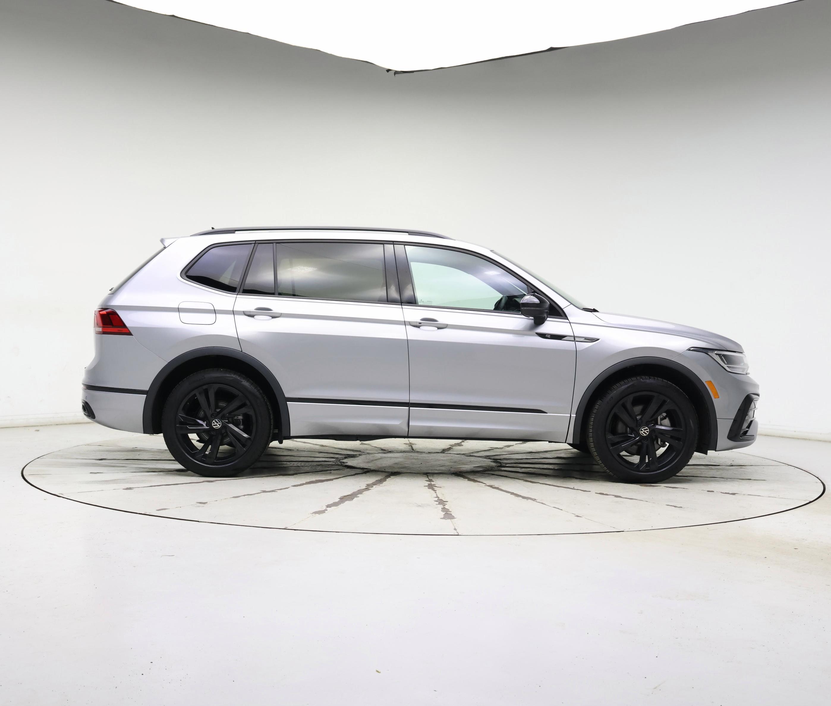 Thumbnail: 2024 Volkswagen Tiguan - 7