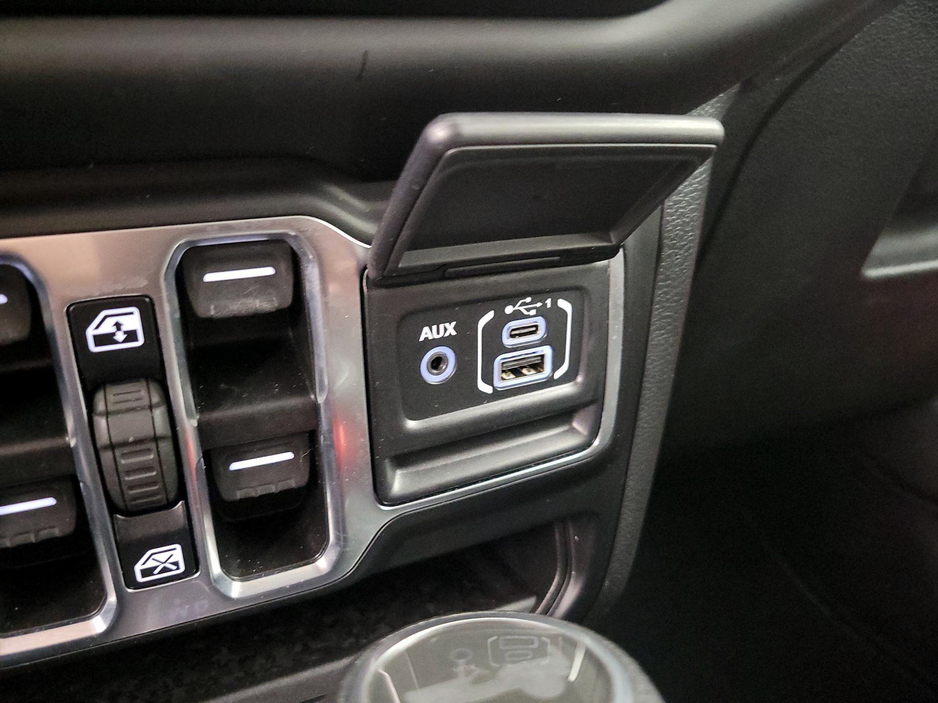 Thumbnail: 2021 Jeep Wrangler - 19