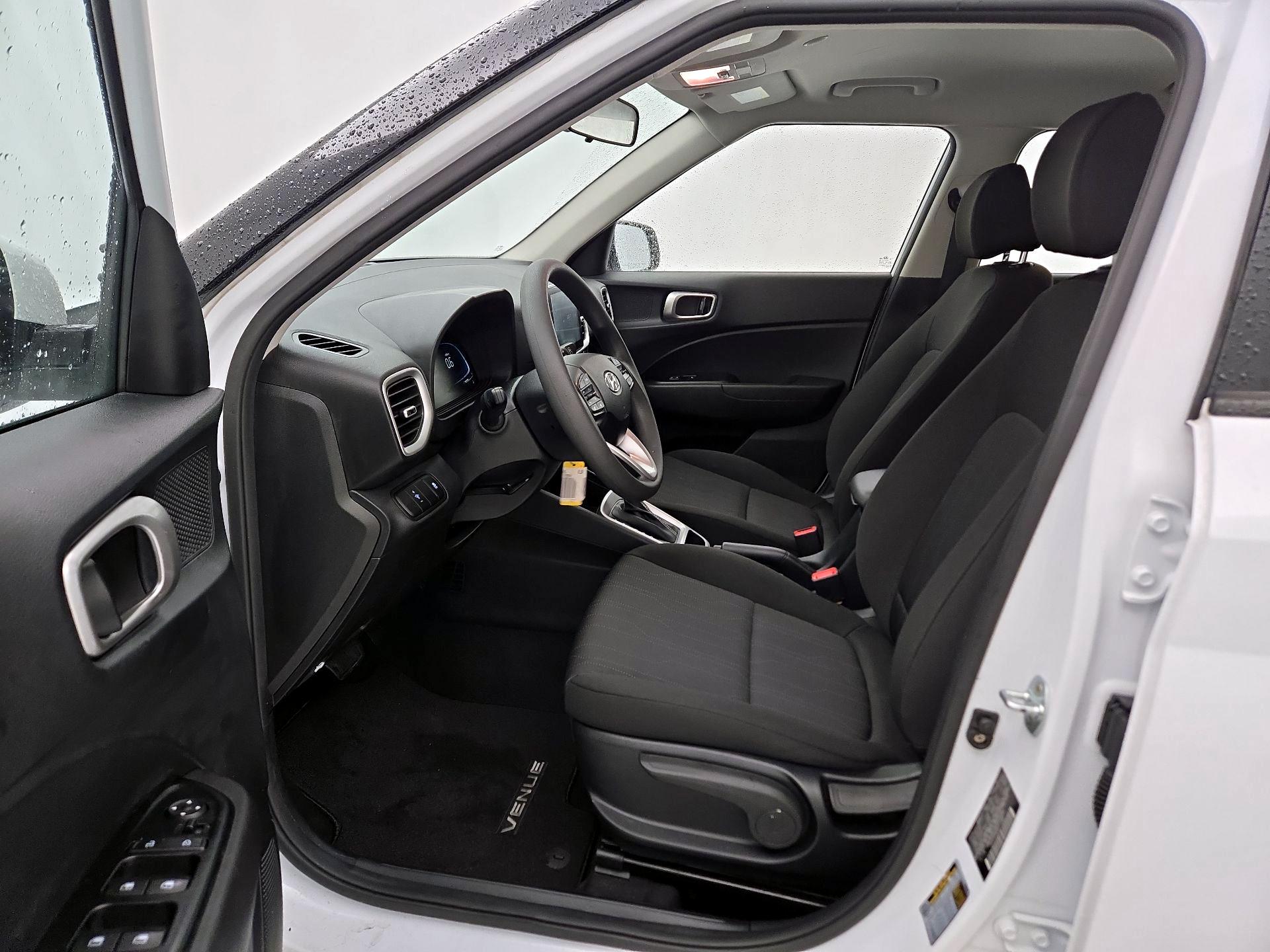 Thumbnail: 2023 Hyundai Venue - 11