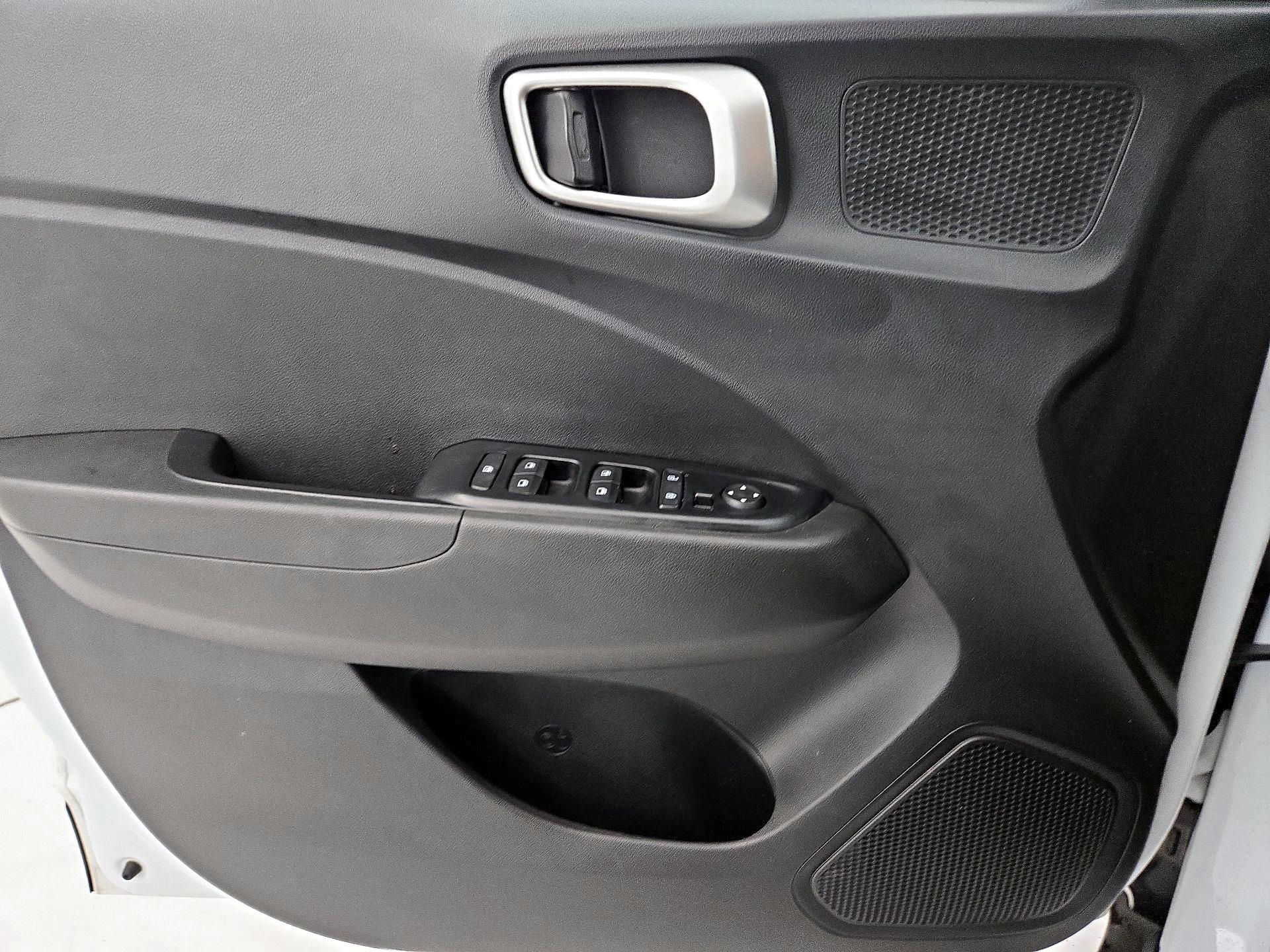 Thumbnail: 2023 Hyundai Venue - 12