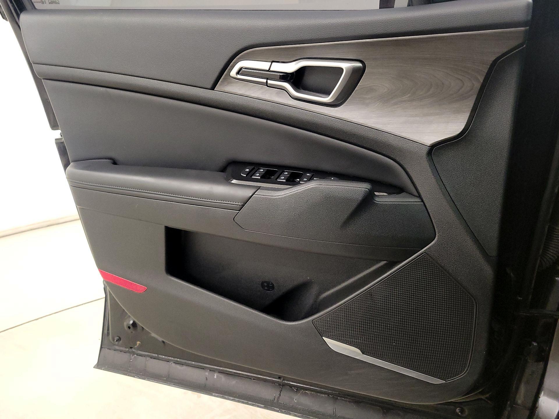 Thumbnail: 2023 Kia Sportage - 12