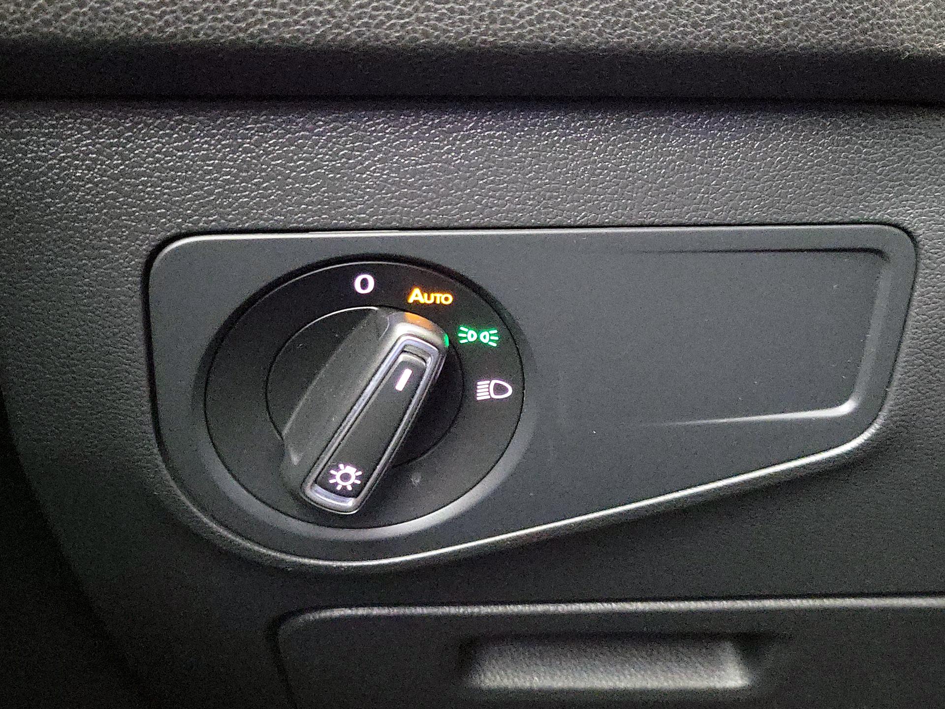 Thumbnail: 2023 Volkswagen Tiguan - 13