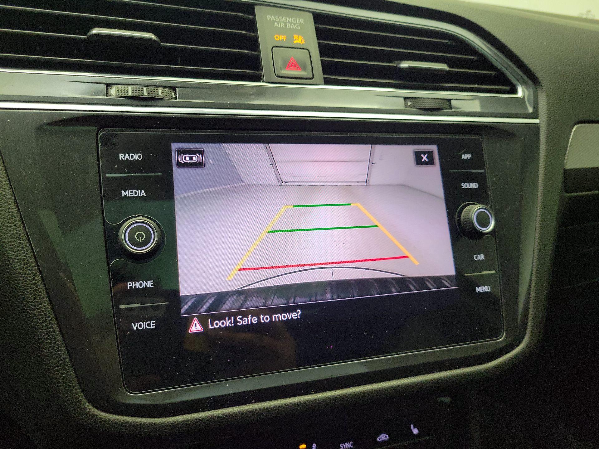 Thumbnail: 2023 Volkswagen Tiguan - 14