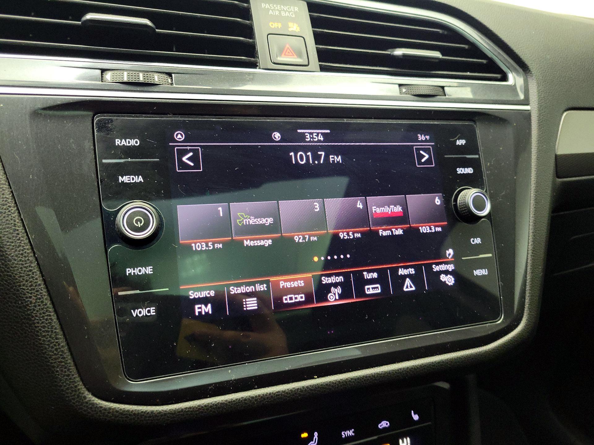 Thumbnail: 2023 Volkswagen Tiguan - 15