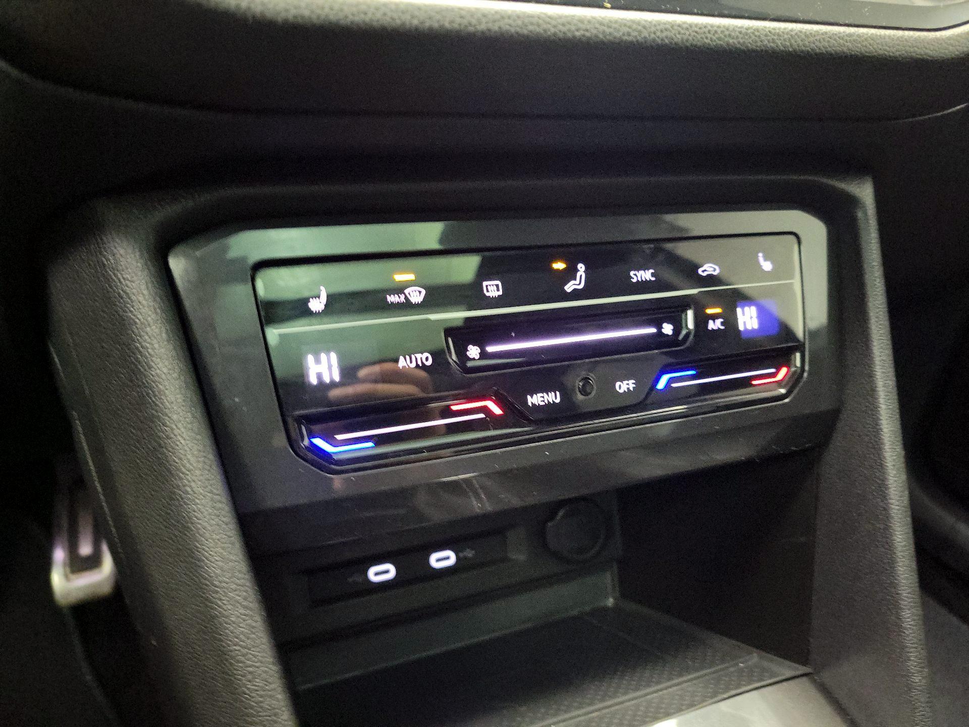 Thumbnail: 2023 Volkswagen Tiguan - 16