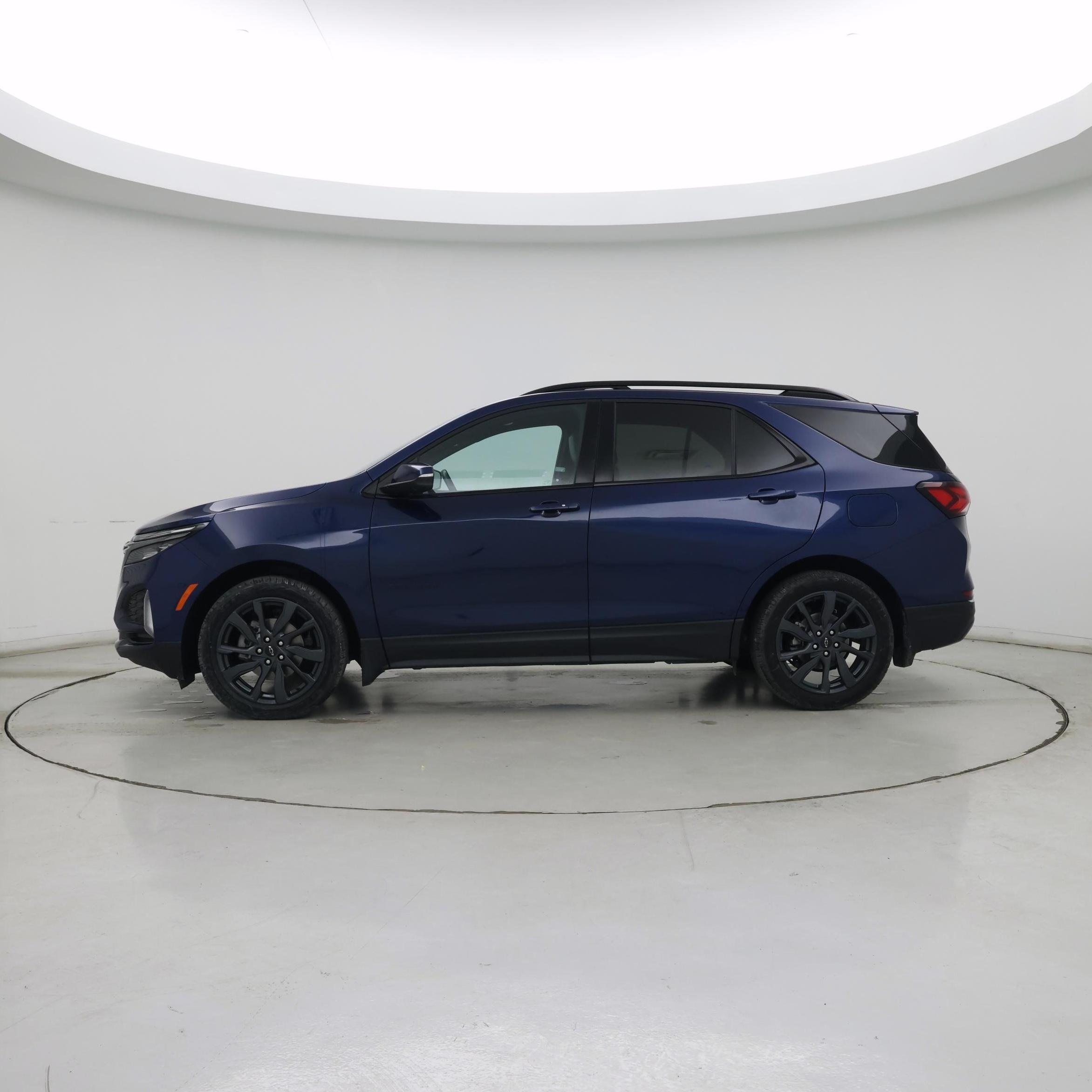 Thumbnail: 2022 Chevrolet Equinox - 3