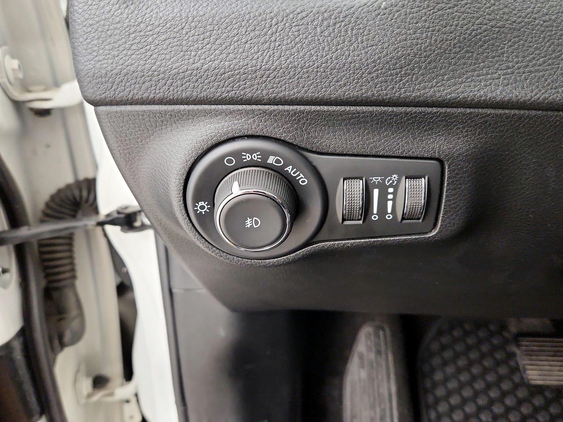 Thumbnail: 2021 Jeep Compass - 13