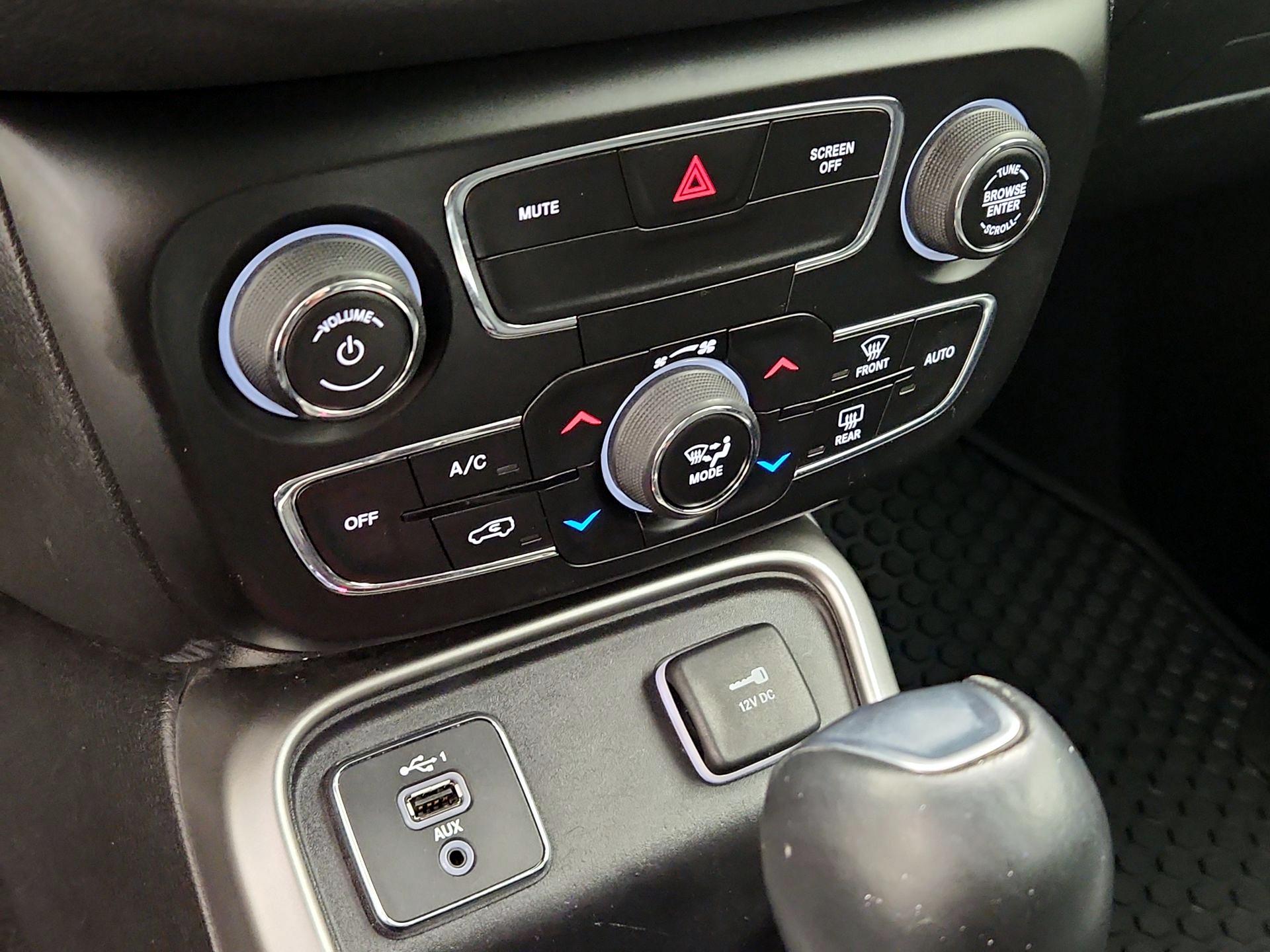 Thumbnail: 2021 Jeep Compass - 16