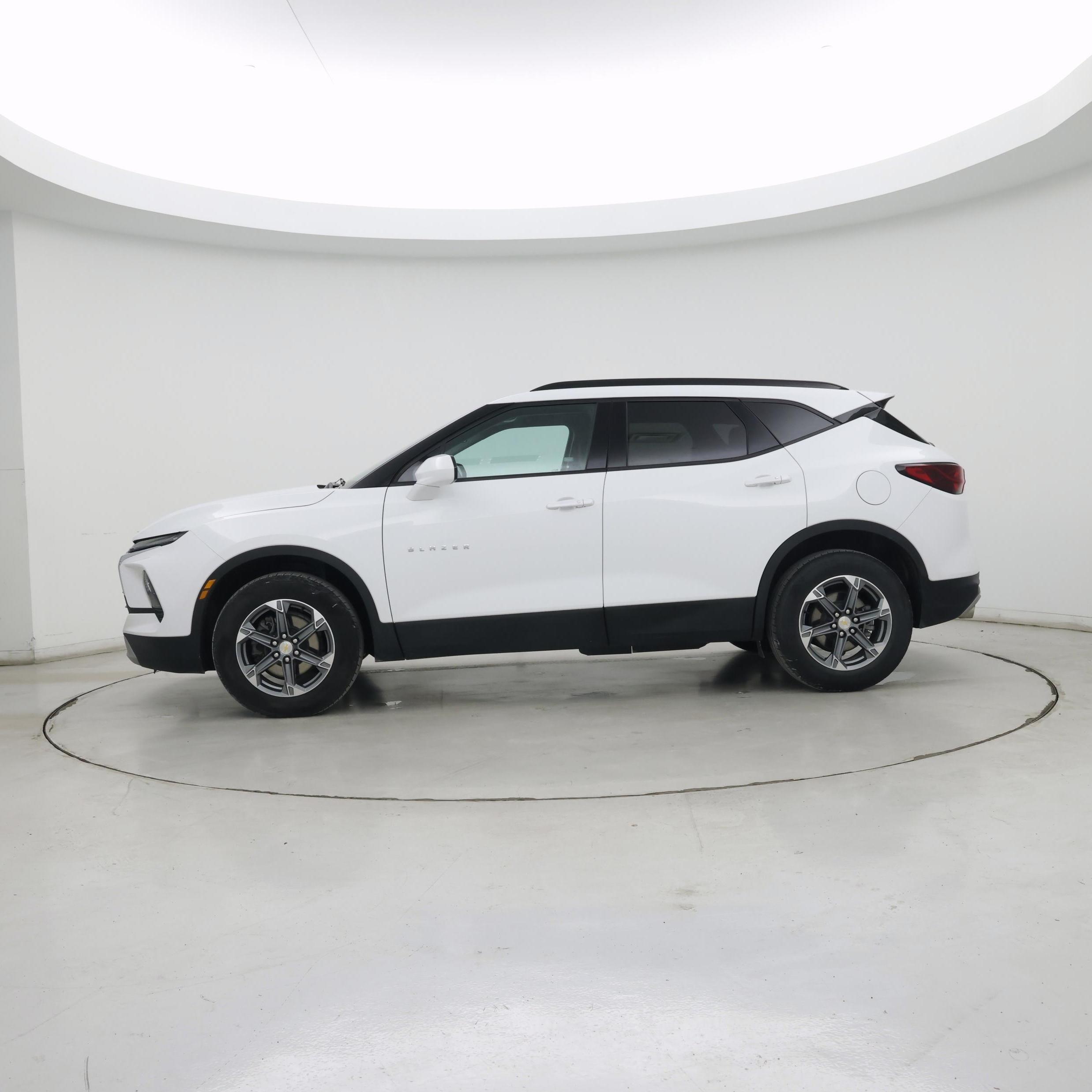 Thumbnail: 2023 Chevrolet Blazer - 3