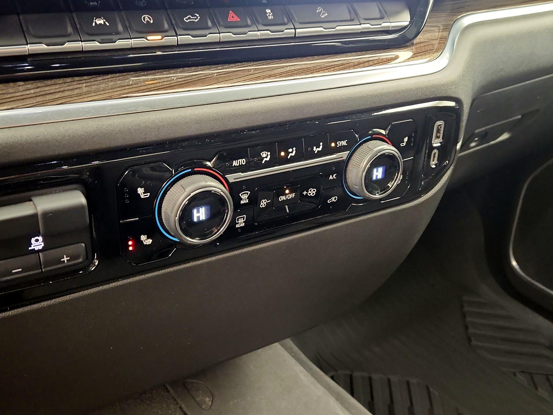 Thumbnail: 2022 Chevrolet Silverado 1500 - 16