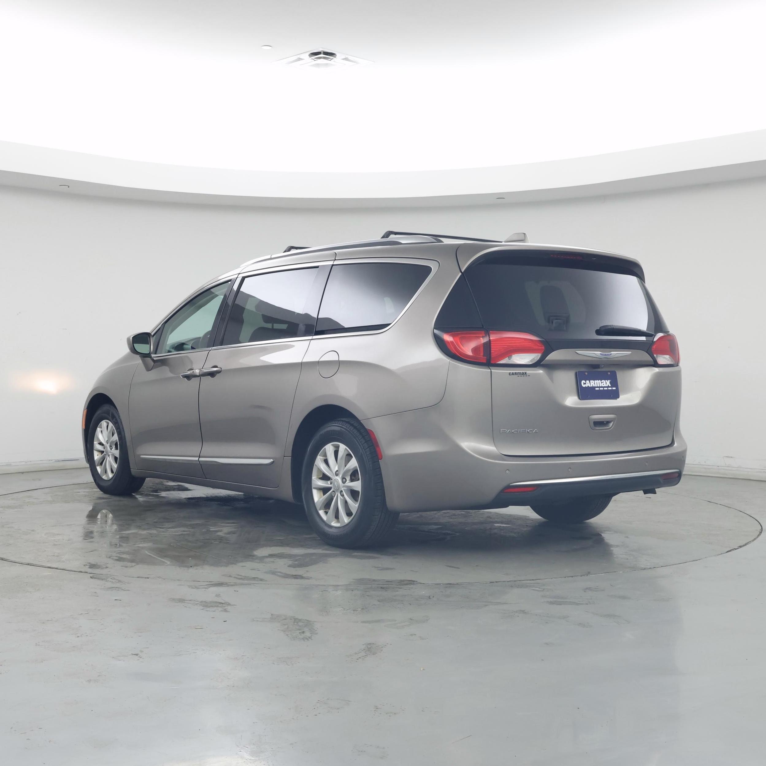 Thumbnail: 2018 Chrysler Pacifica - 2