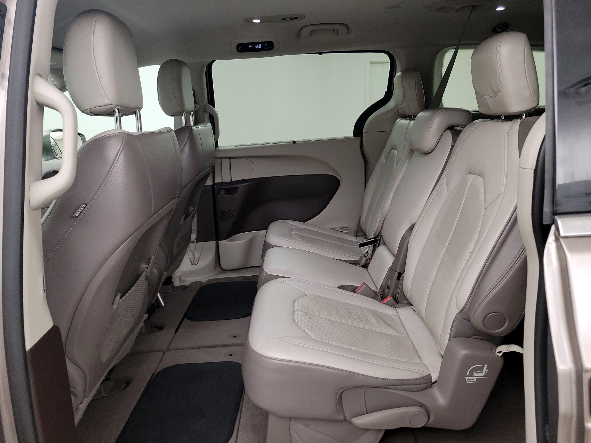 Thumbnail: 2018 Chrysler Pacifica - 19