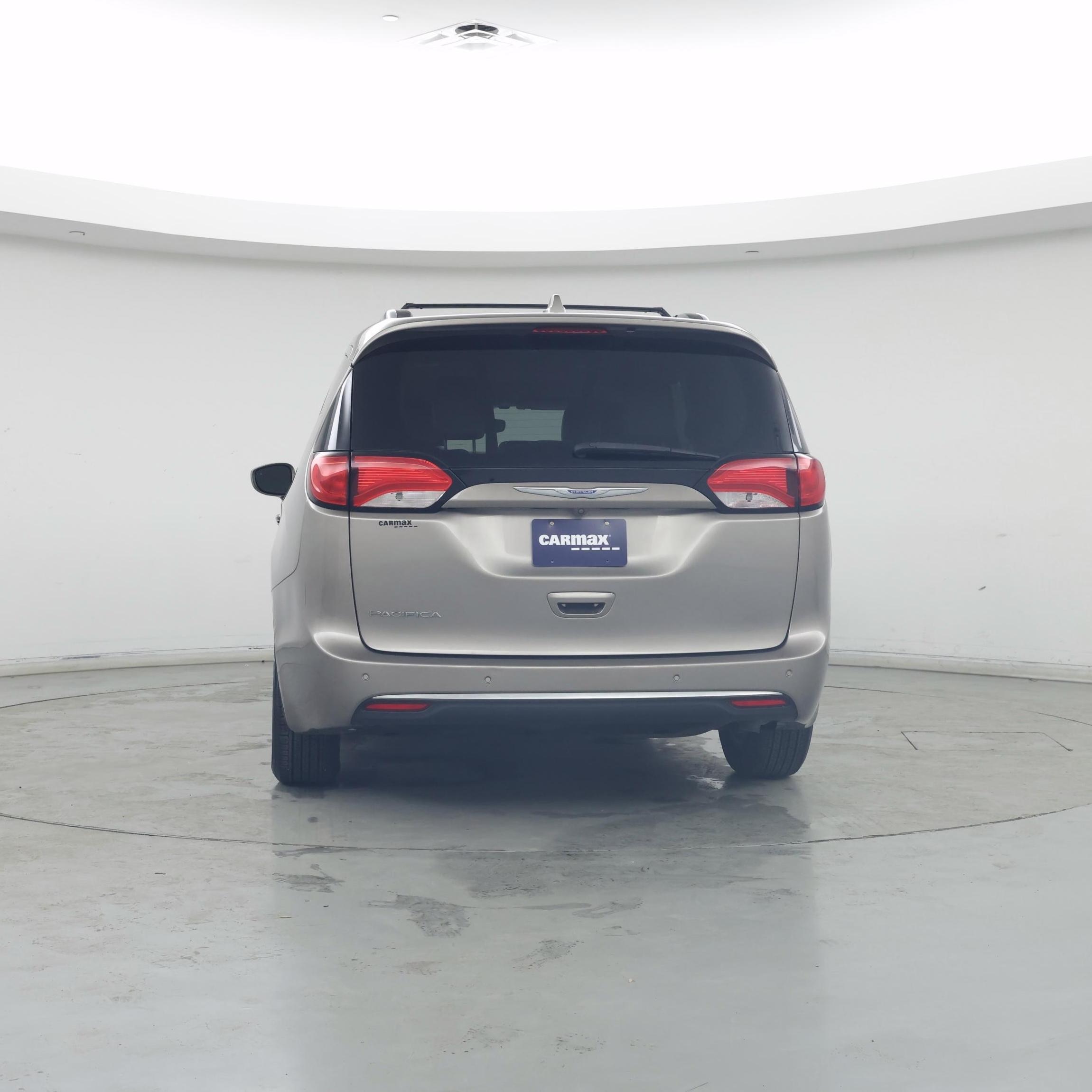 Thumbnail: 2018 Chrysler Pacifica - 6