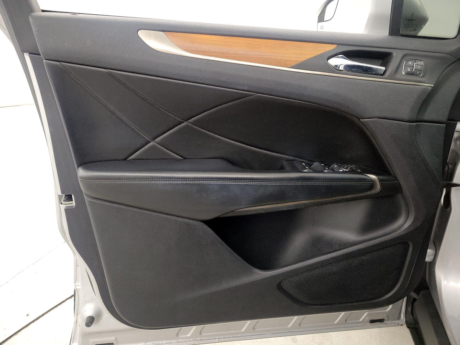 Thumbnail: 2018 Lincoln MKC - 12