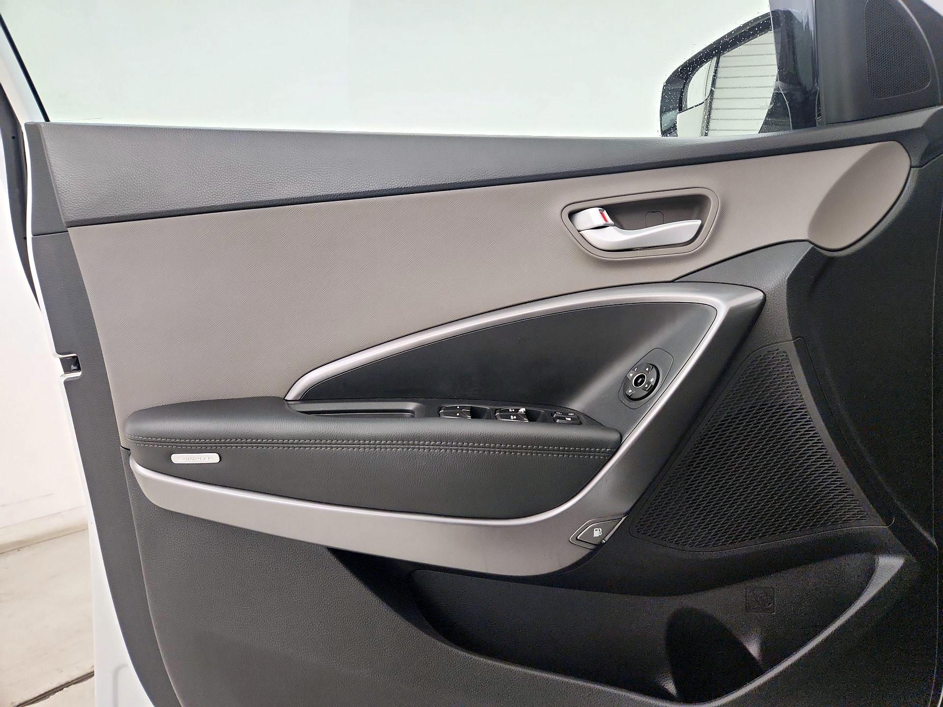 Thumbnail: 2018 Hyundai Santa Fe - 12