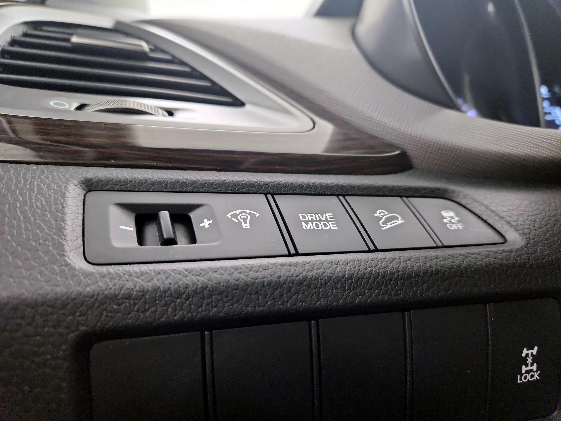 Thumbnail: 2018 Hyundai Santa Fe - 13