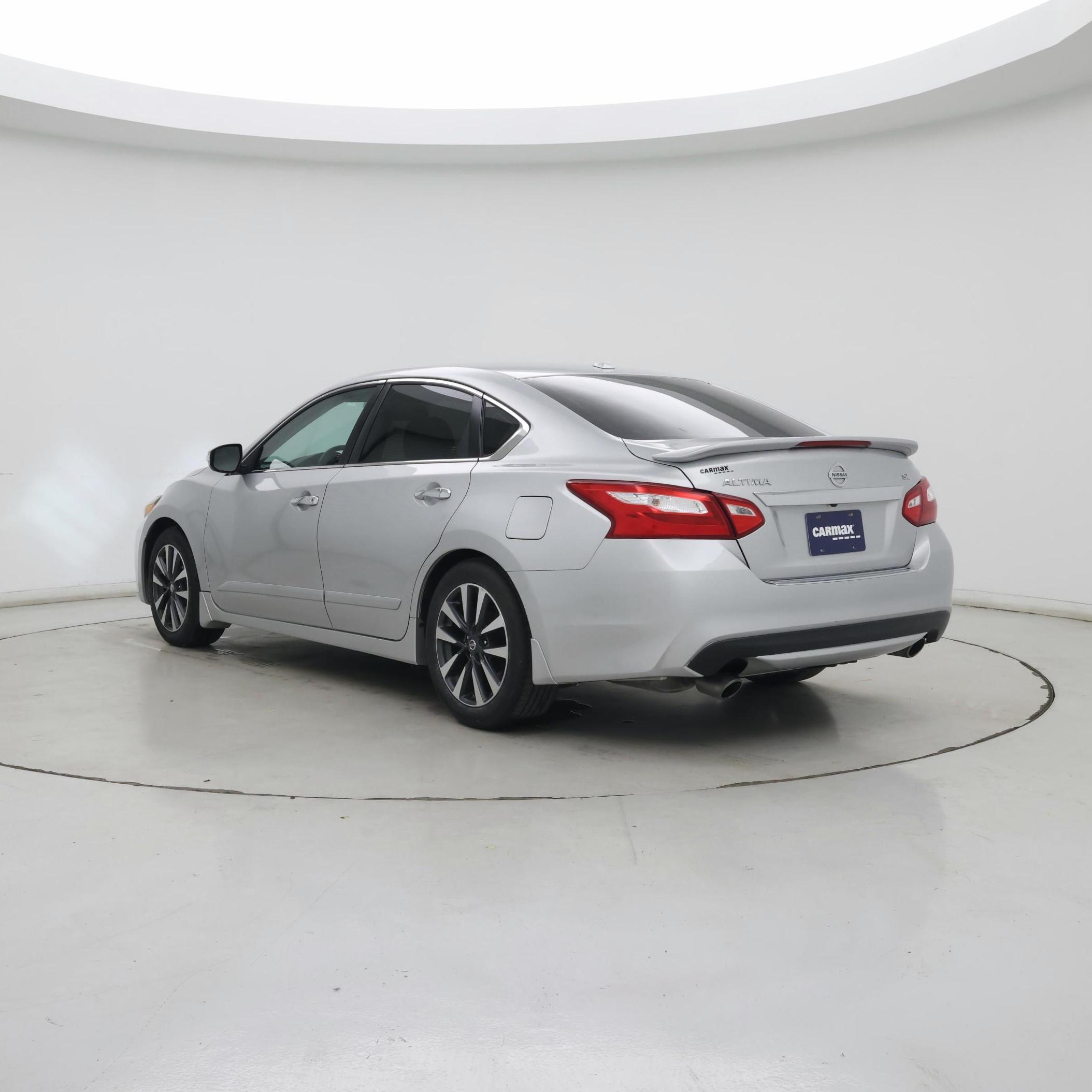 Thumbnail: 2017 Nissan Altima - 2