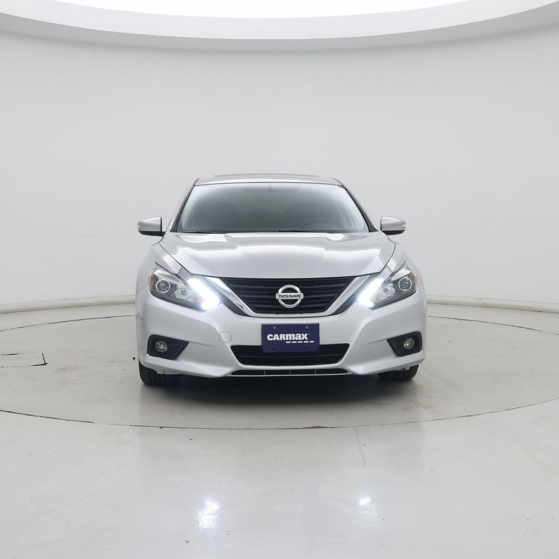 Thumbnail: 2017 Nissan Altima - 5