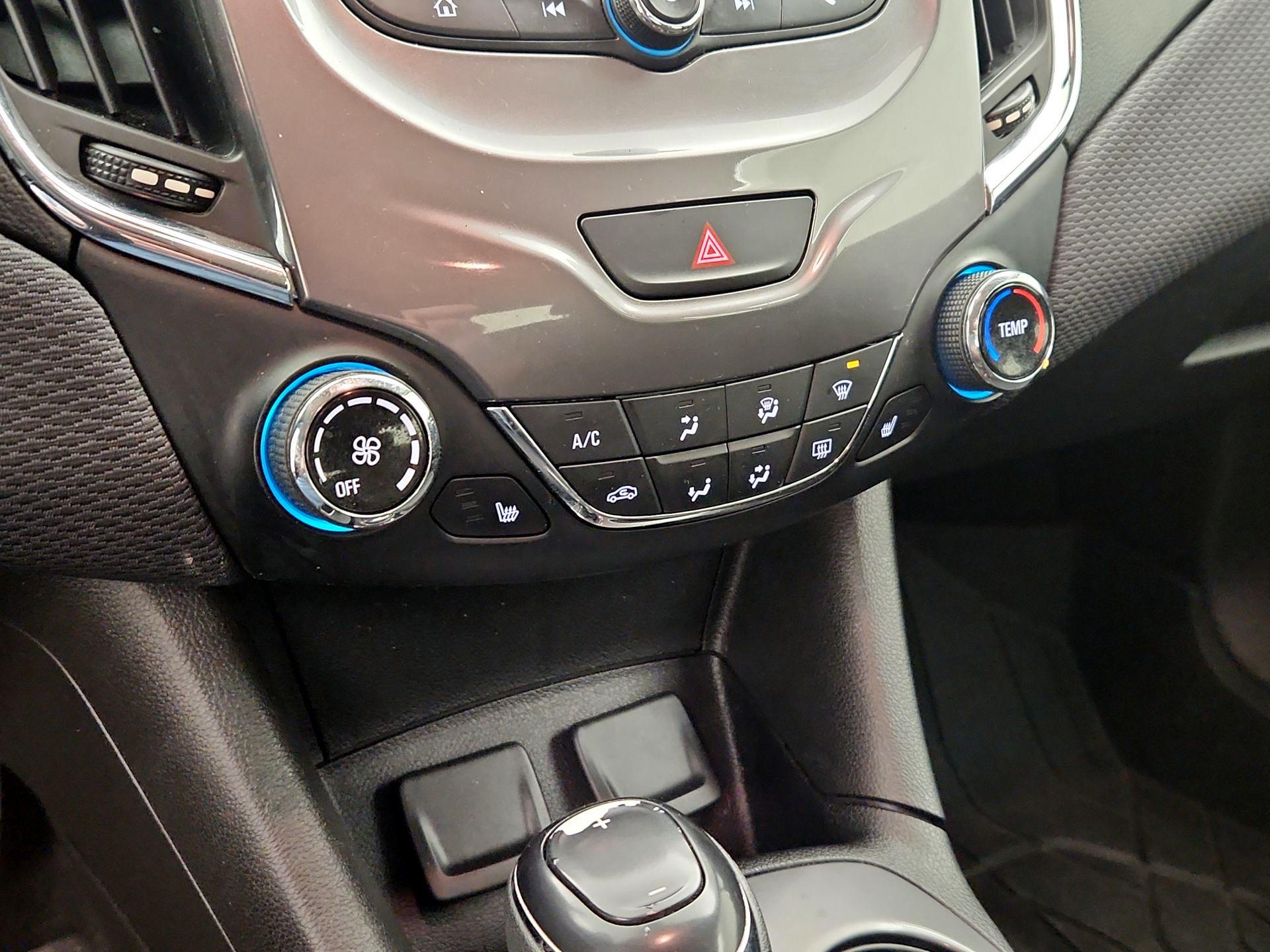 Thumbnail: 2018 Chevrolet Cruze - 16