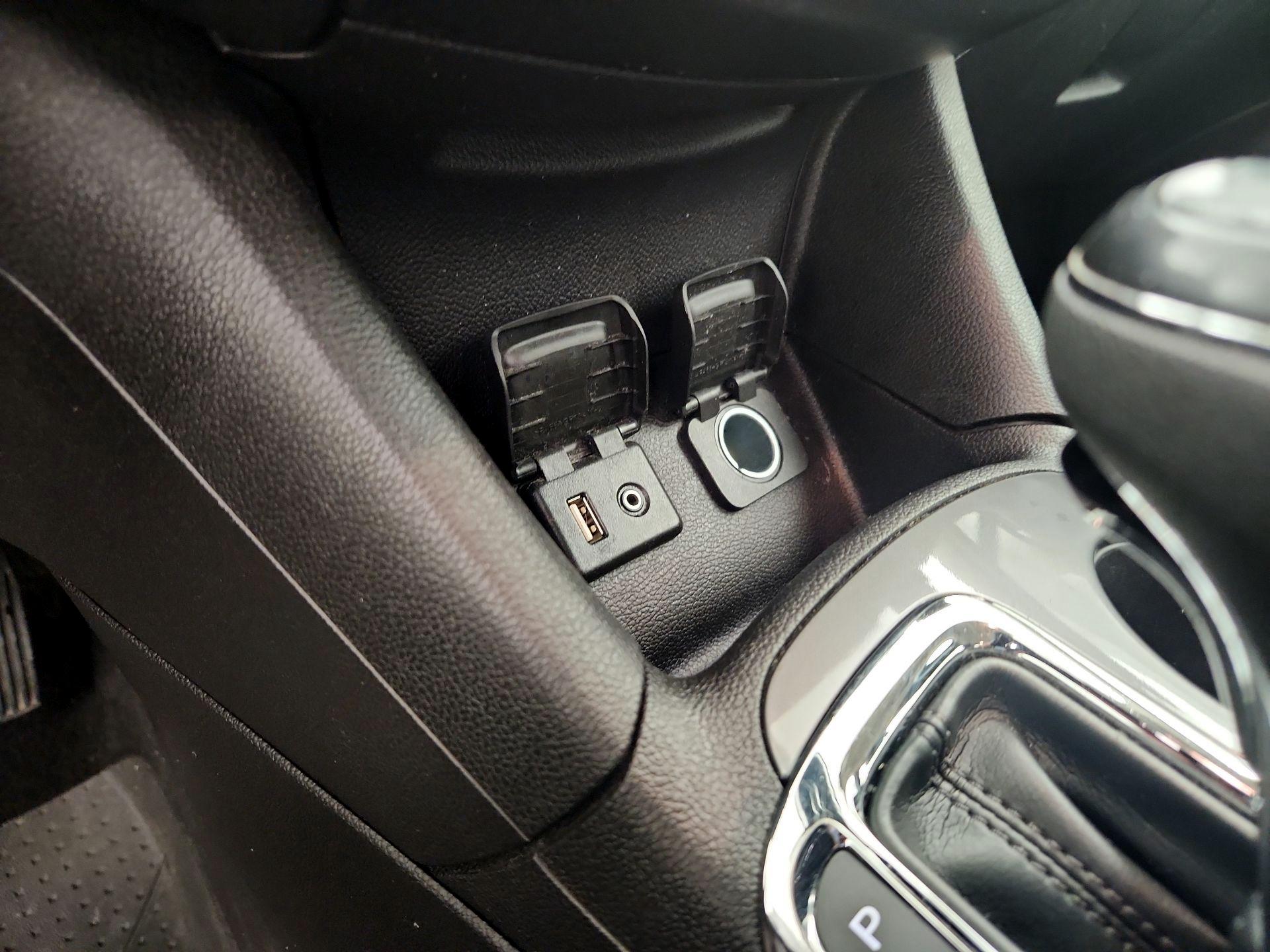 Thumbnail: 2018 Chevrolet Cruze - 18