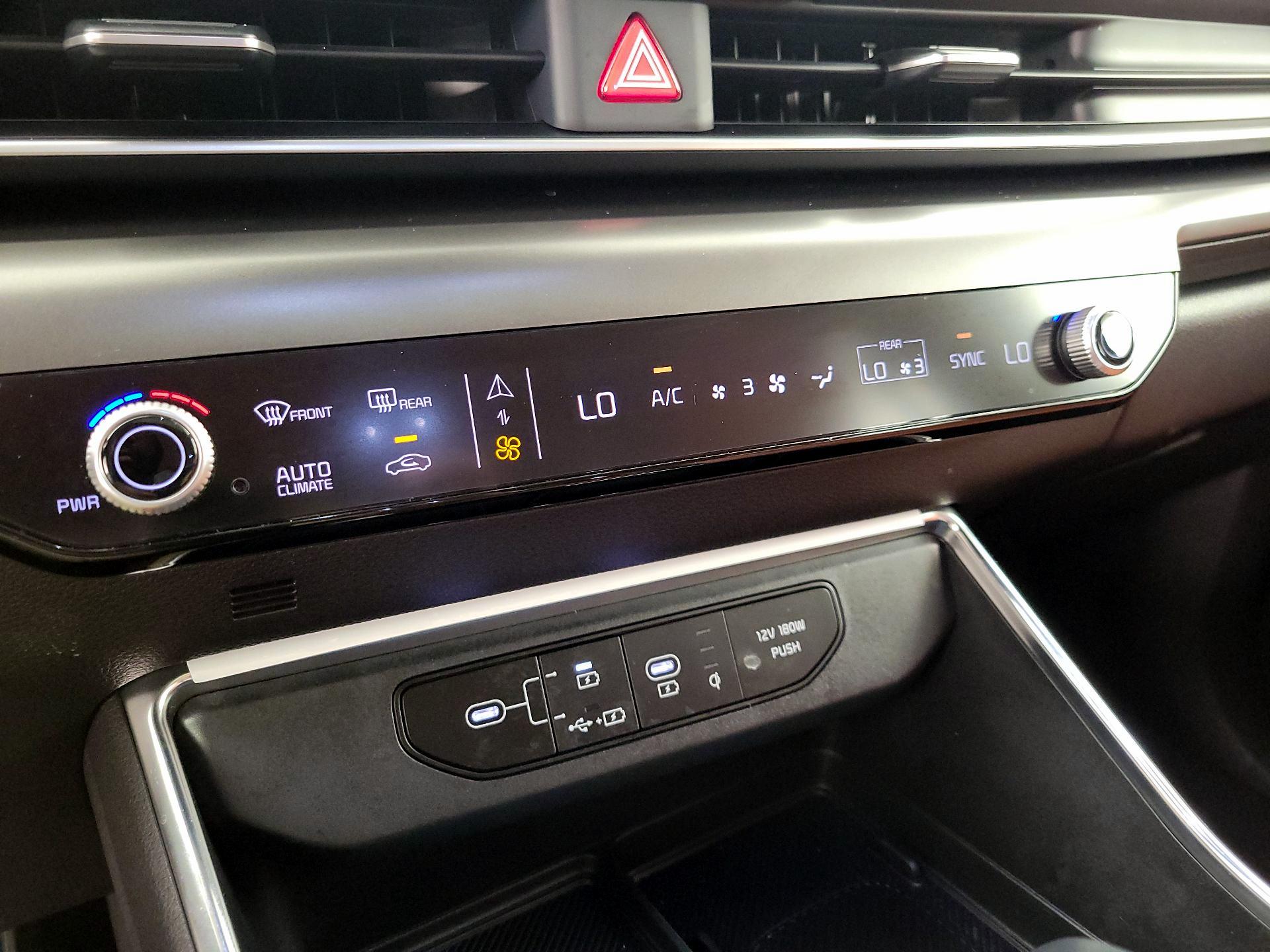 Thumbnail: 2025 Kia Carnival - 17