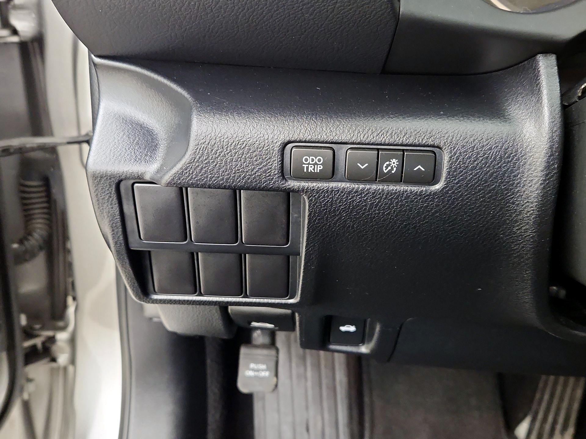 Thumbnail: 2016 Lexus IS - 13