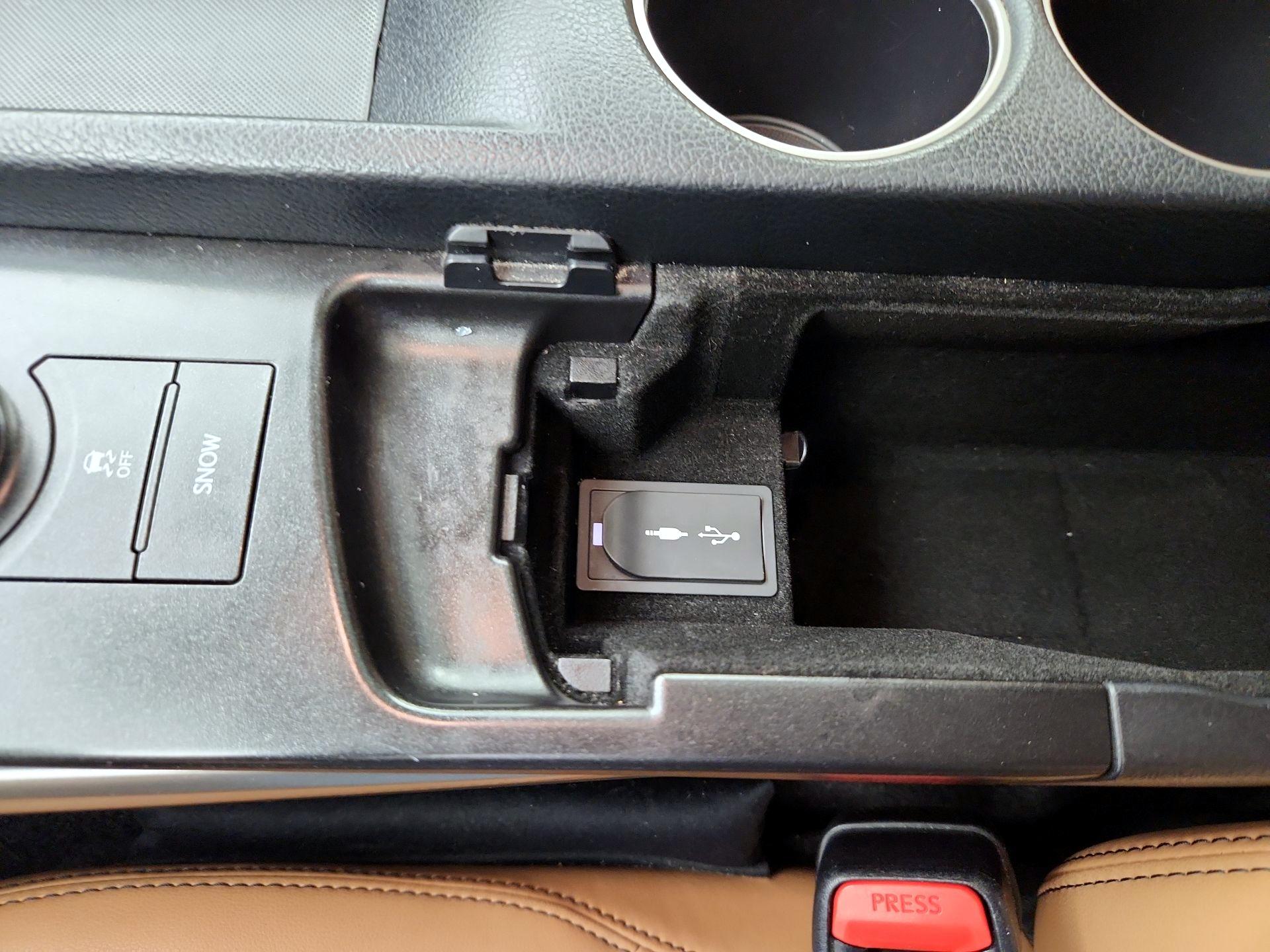 Thumbnail: 2016 Lexus IS - 18