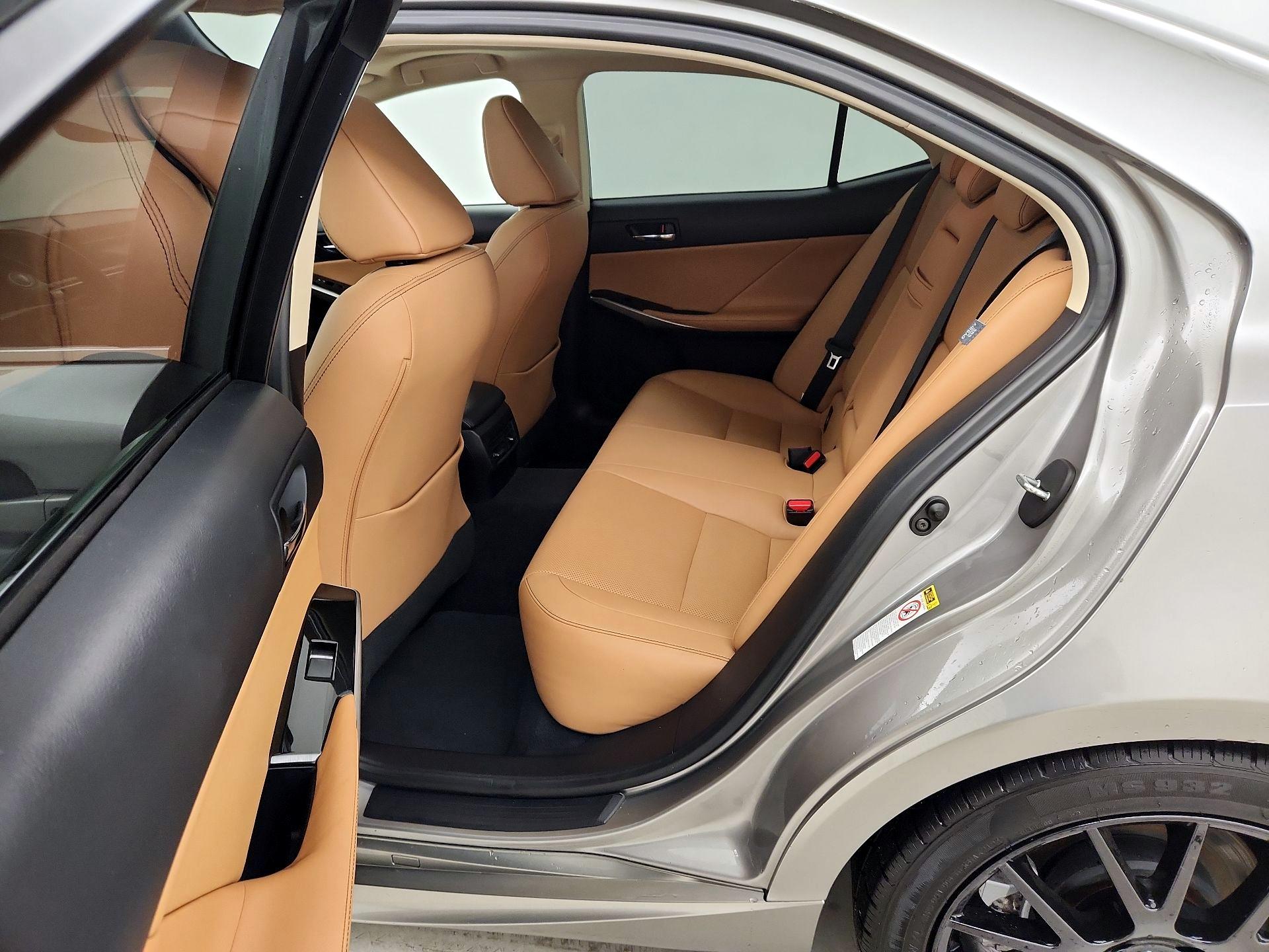 Thumbnail: 2016 Lexus IS - 20