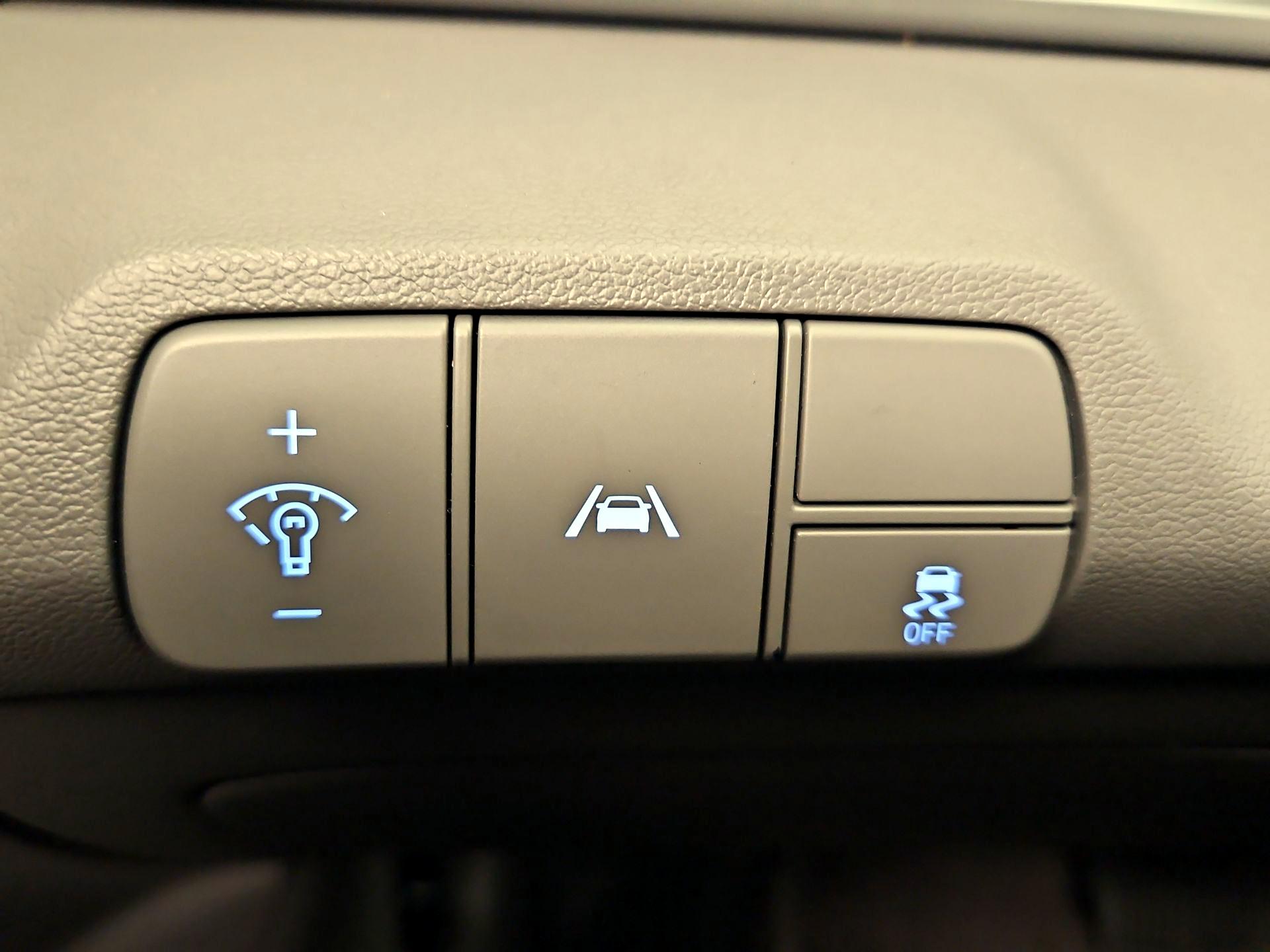 Thumbnail: 2021 Hyundai Elantra - 13