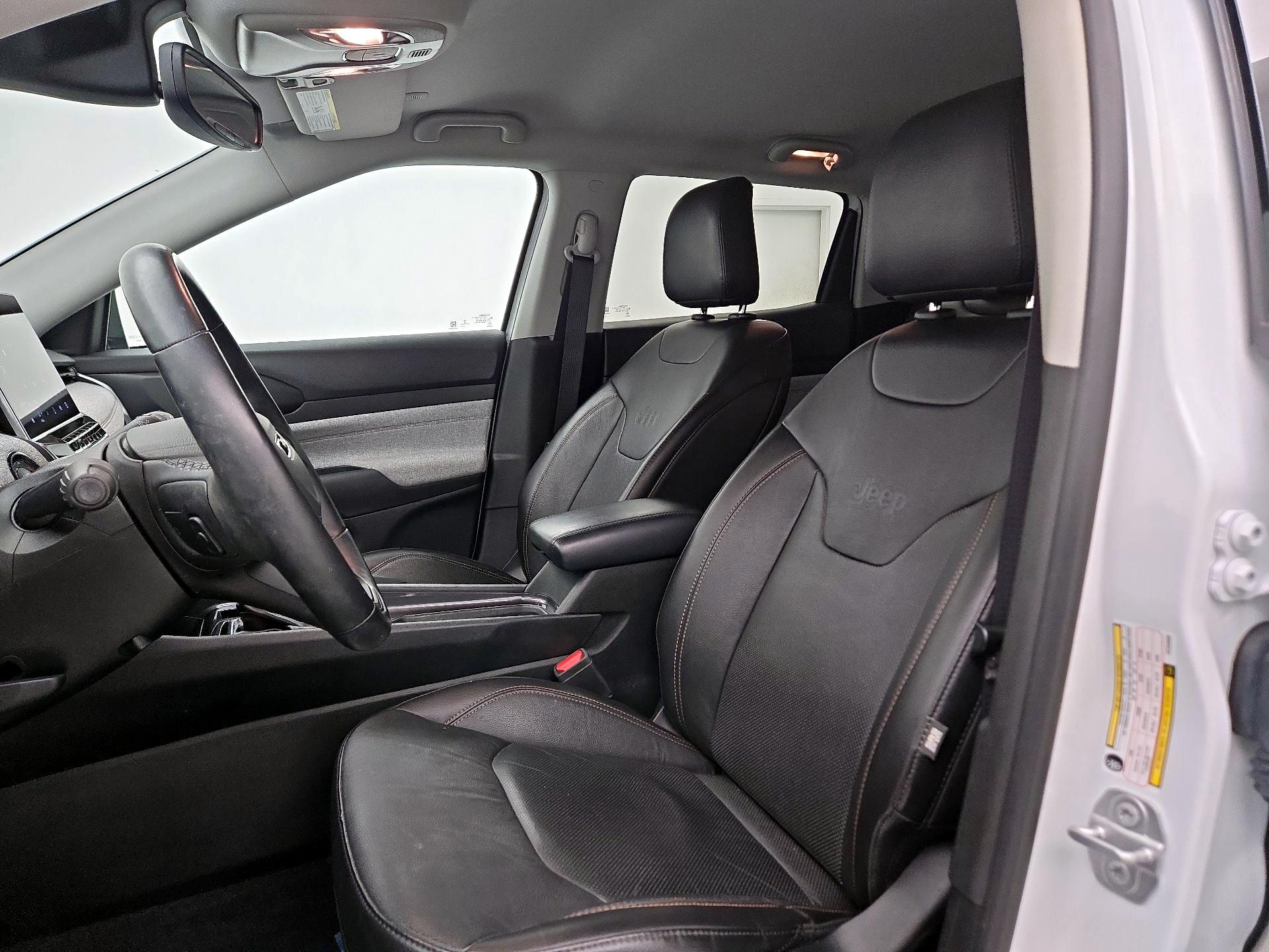 Thumbnail: 2022 Jeep Compass - 11