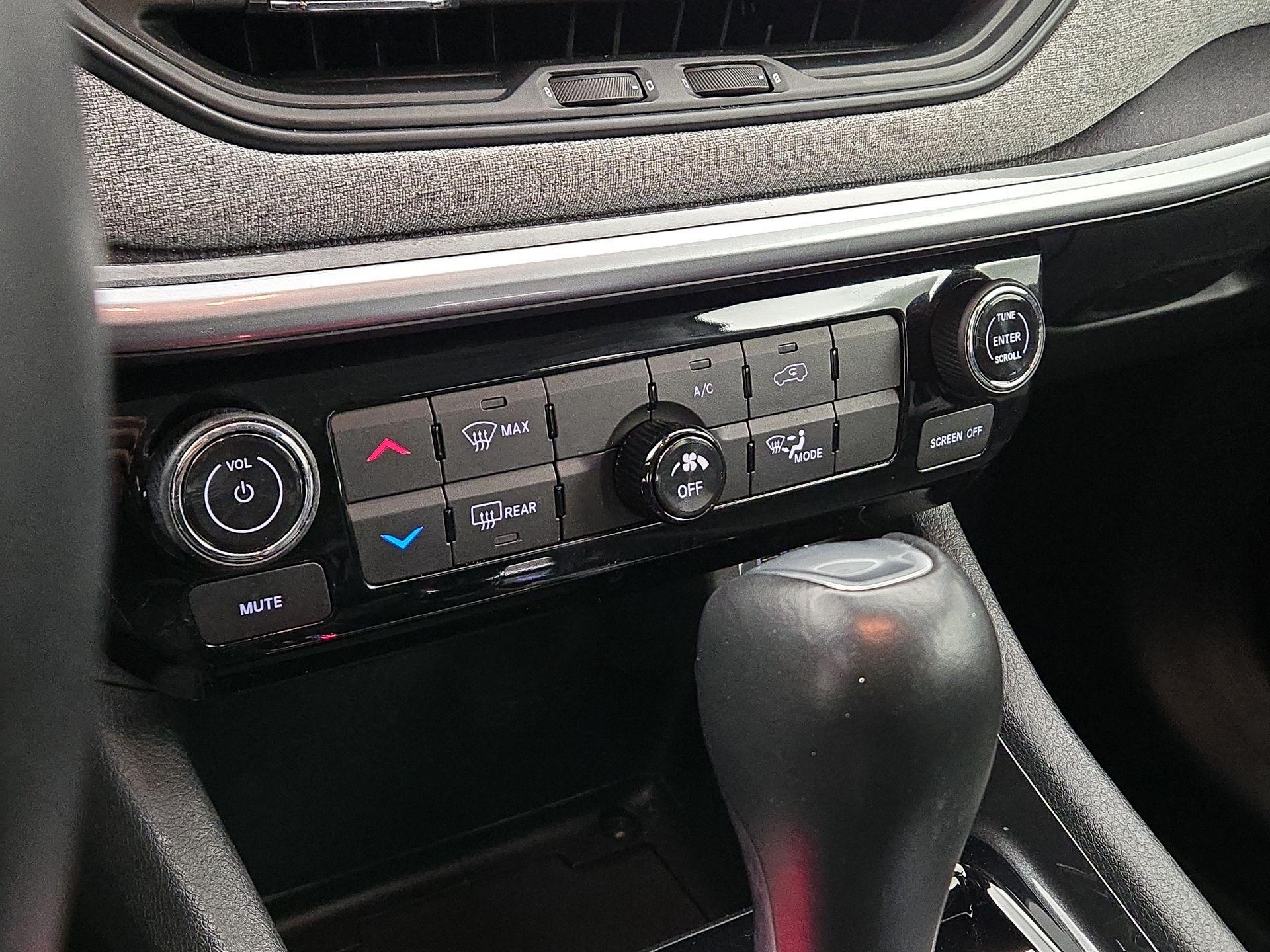 Thumbnail: 2022 Jeep Compass - 16