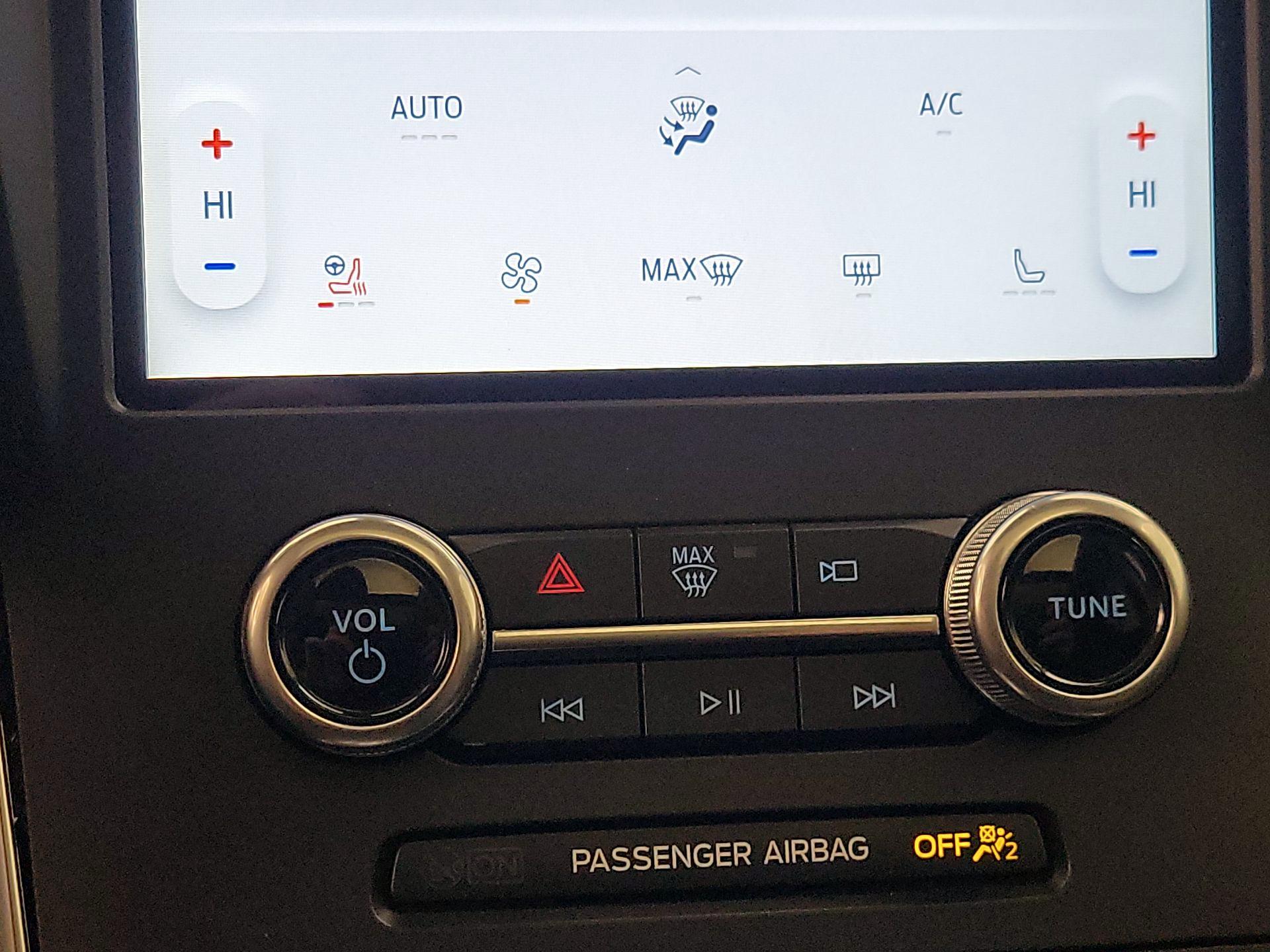 Thumbnail: 2022 Ford Edge - 16