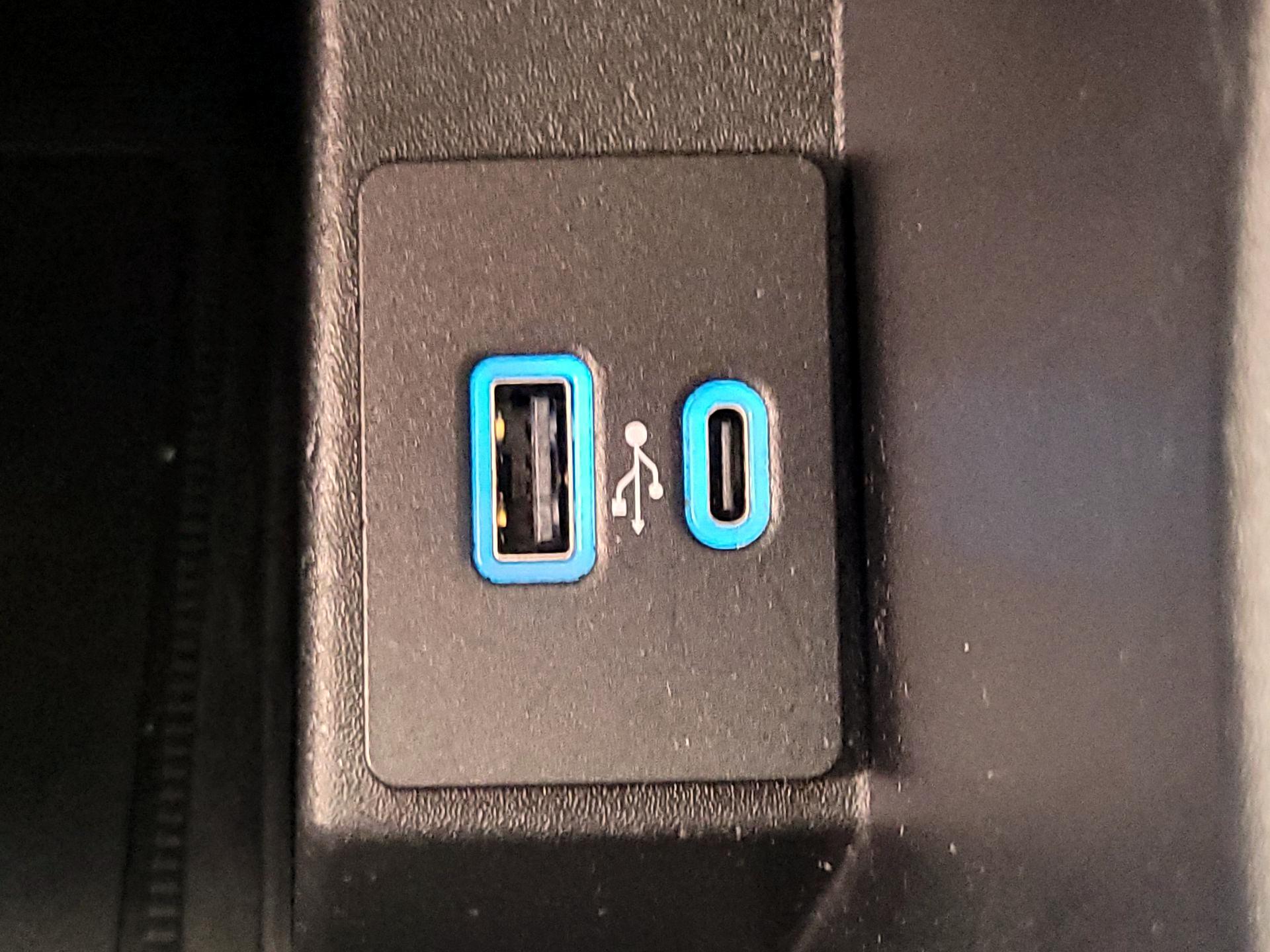 Thumbnail: 2022 Ford Edge - 18