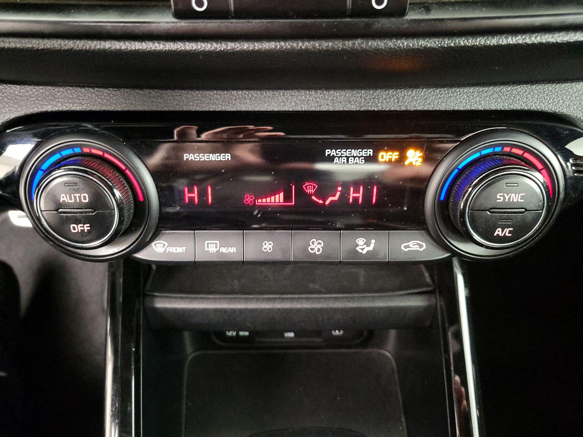 Thumbnail: 2023 Kia Forte - 17