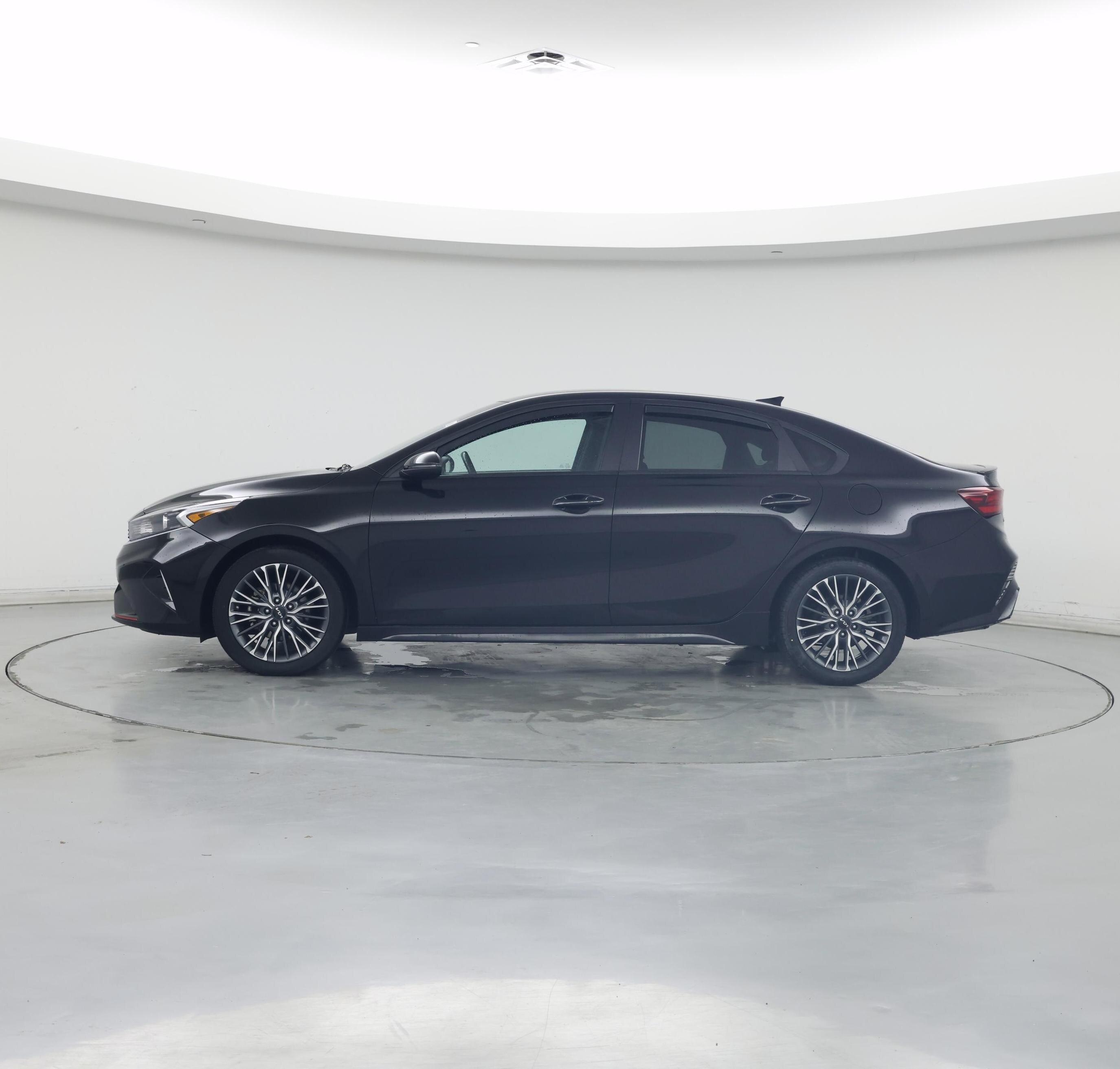 Thumbnail: 2023 Kia Forte - 3