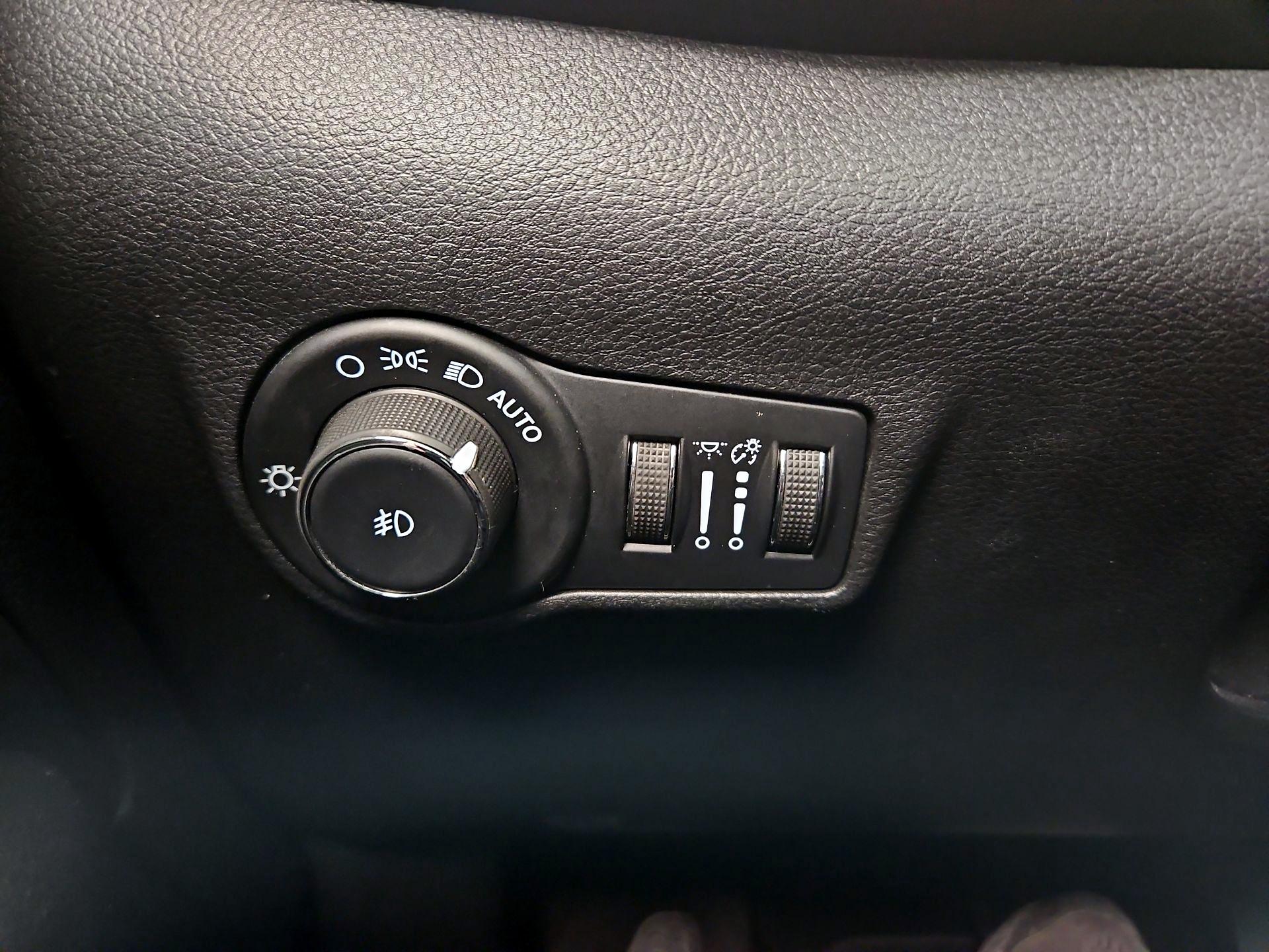 Thumbnail: 2022 Jeep Compass - 13