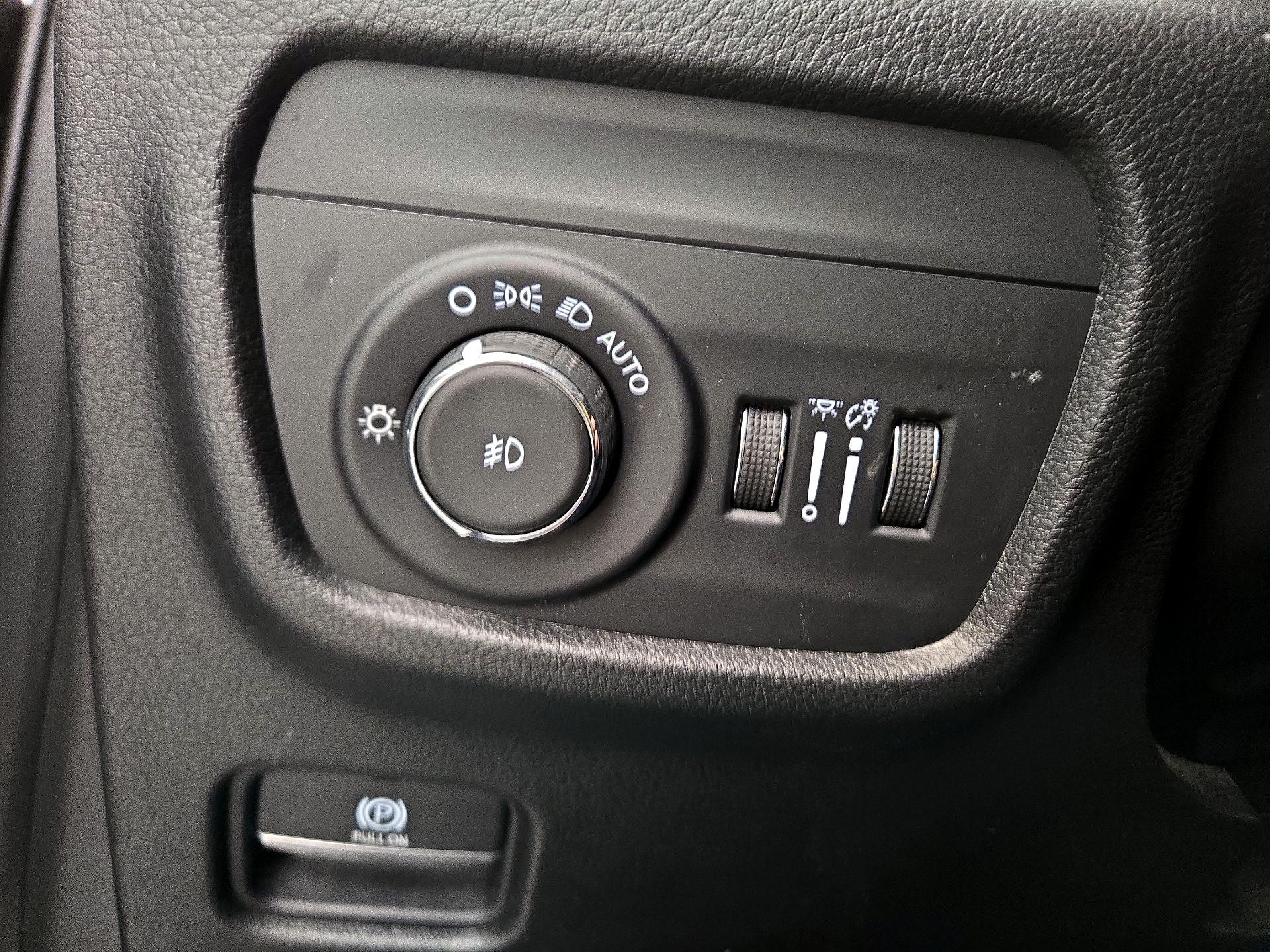 Thumbnail: 2022 Jeep Grand Cherokee - 13