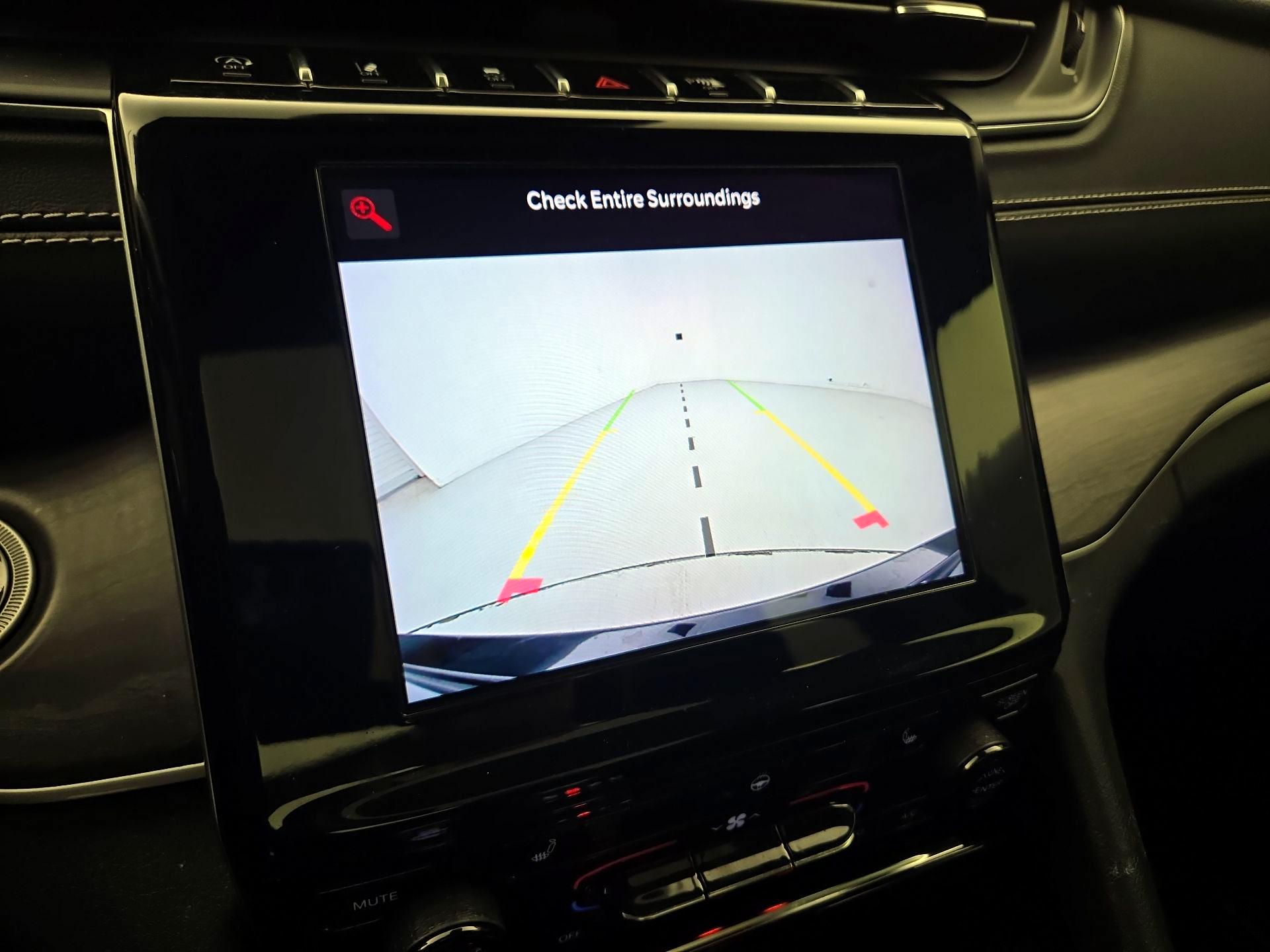 Thumbnail: 2022 Jeep Grand Cherokee - 14