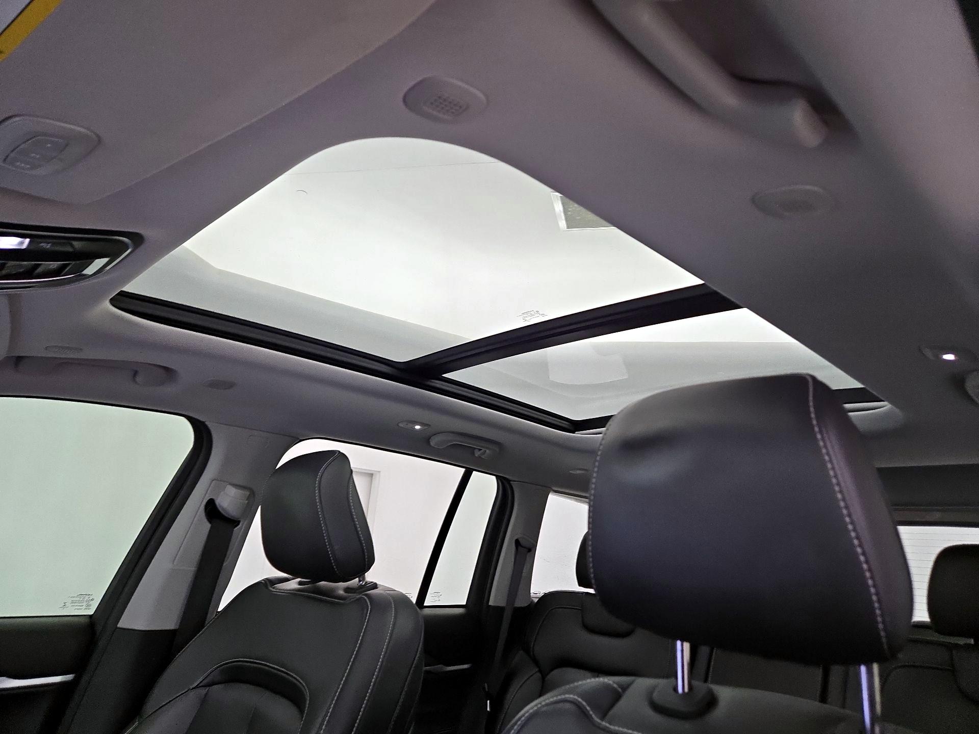 Thumbnail: 2022 Jeep Grand Cherokee - 19