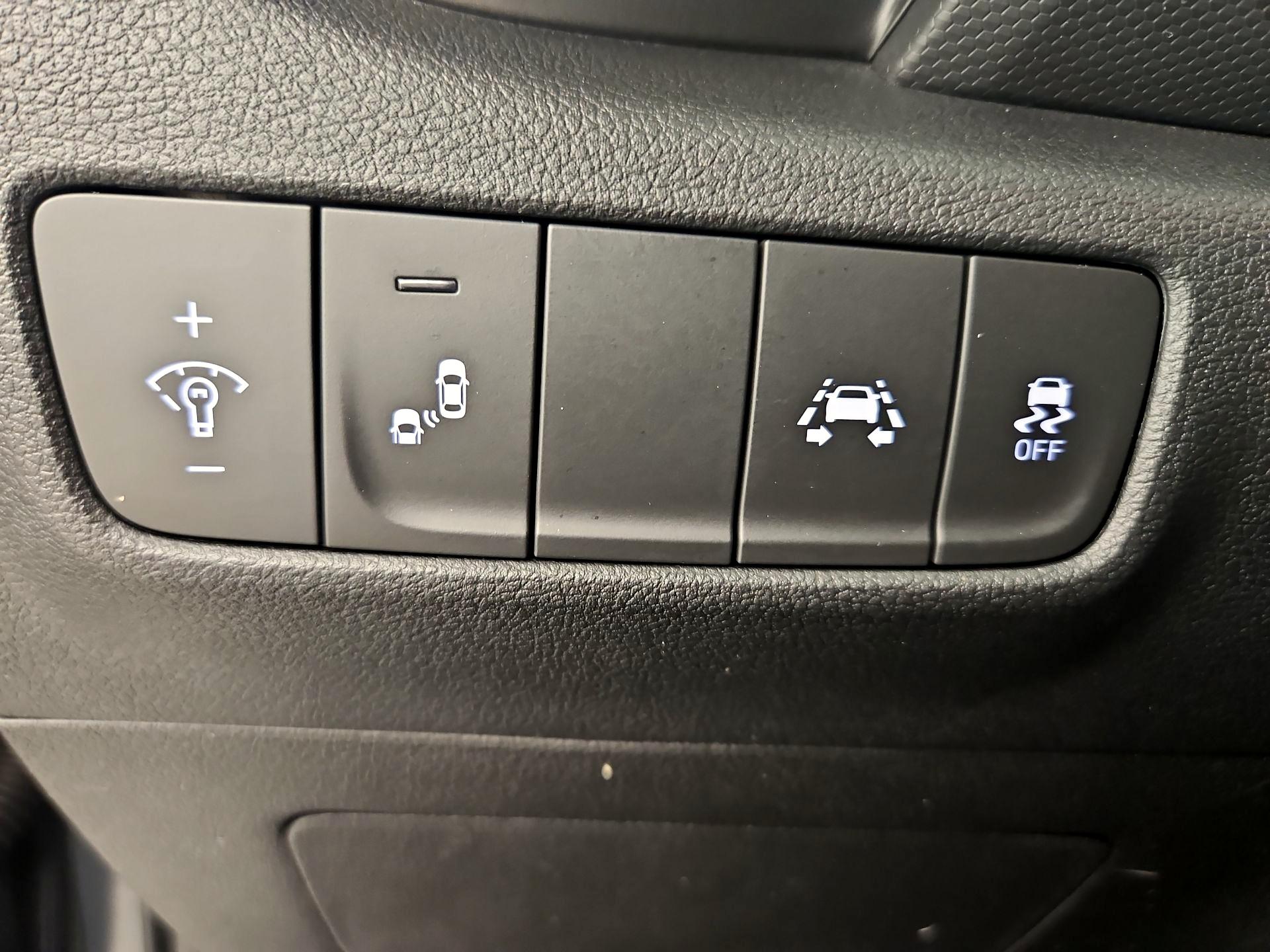 Thumbnail: 2021 Hyundai Kona - 13