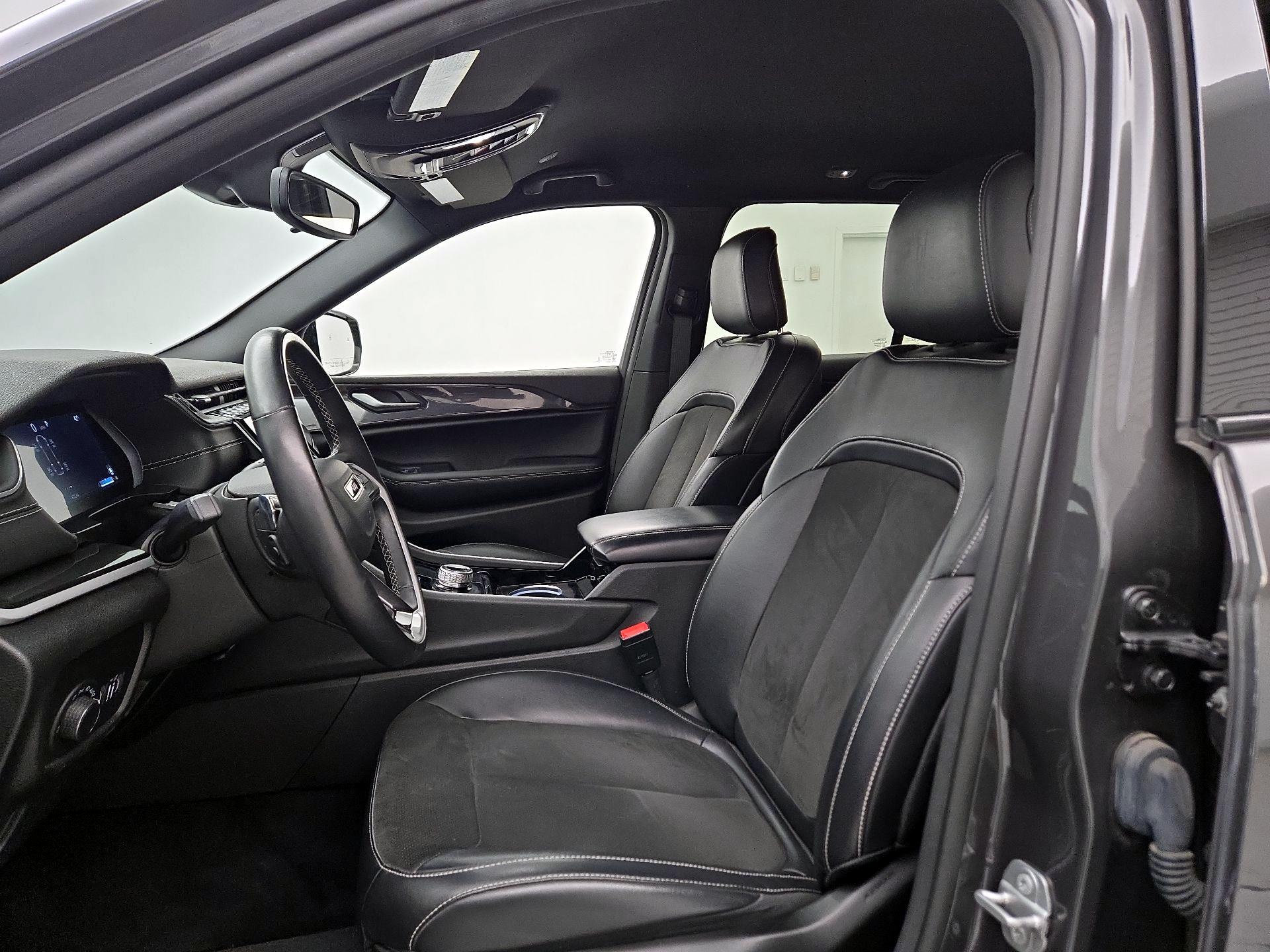 Thumbnail: 2022 Jeep Grand Cherokee - 11